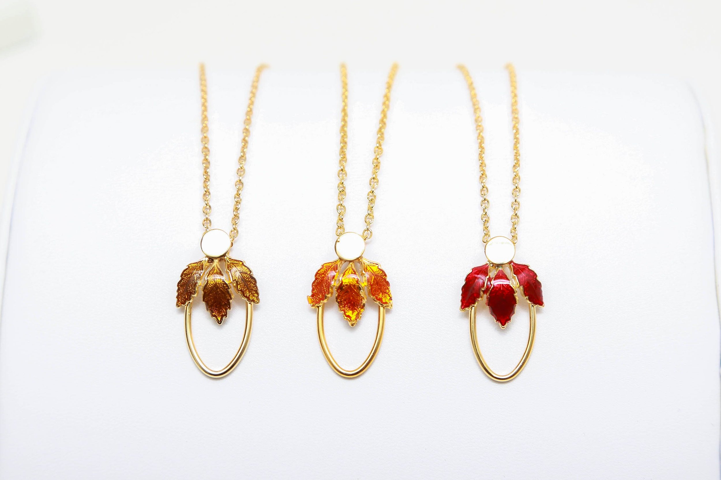 VINTAGE FALL LEAVES NECKLACE