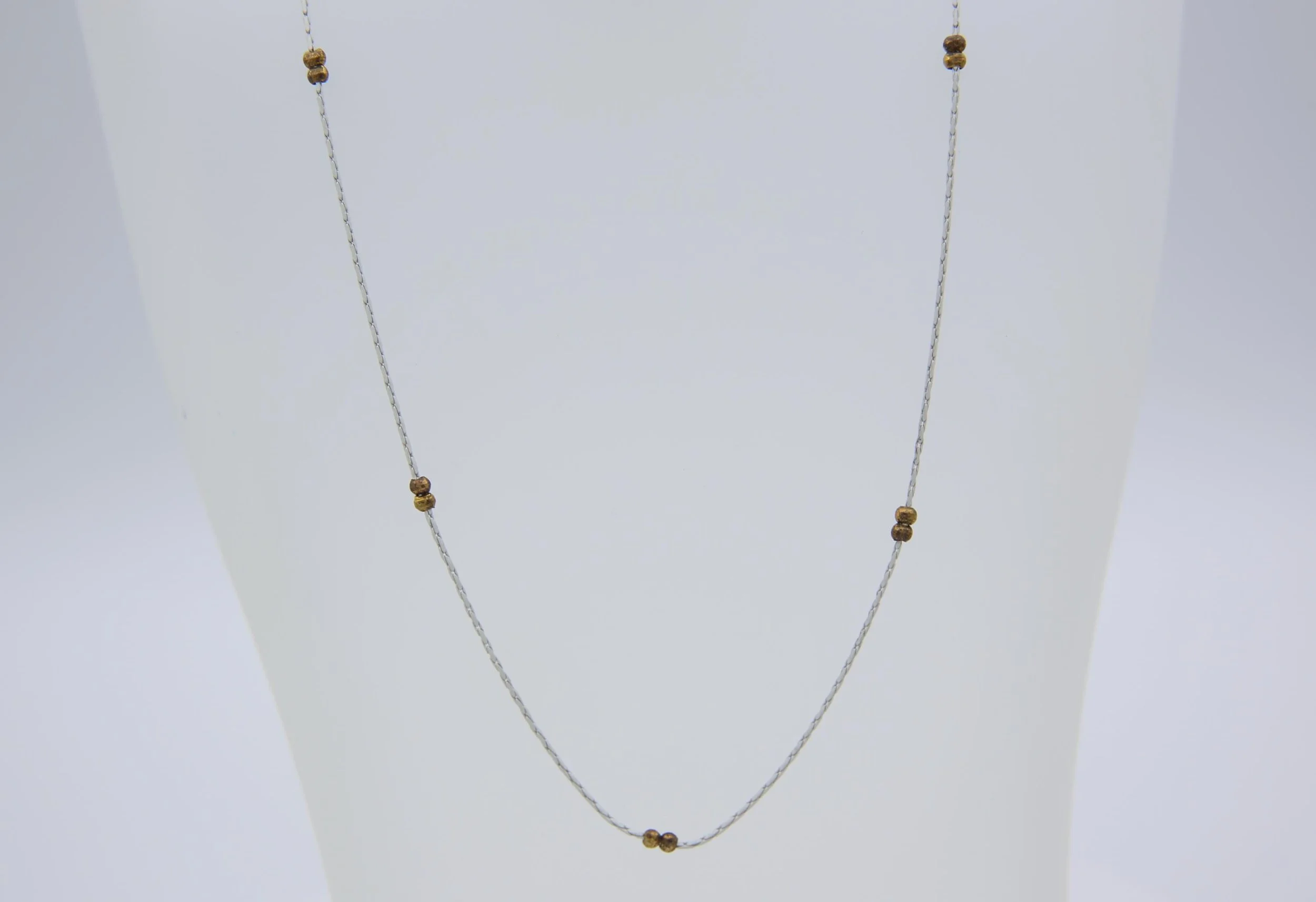 WHITE SATURN CHAIN NECKLACE