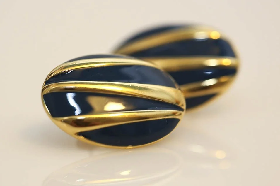 1980s NAVY BLUE OVAL EARRINGS