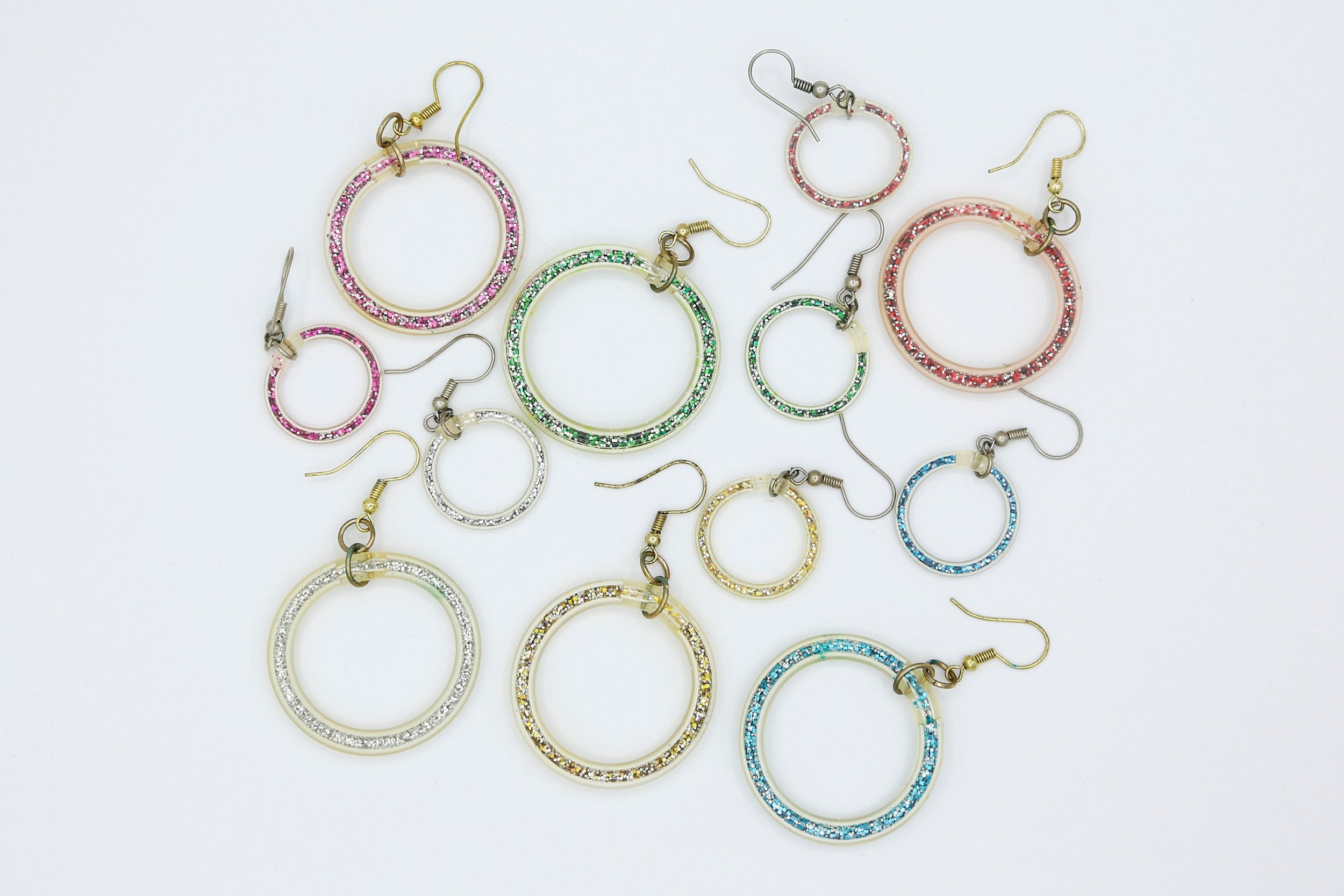 80s PLASTIC GLITTER HOOPS