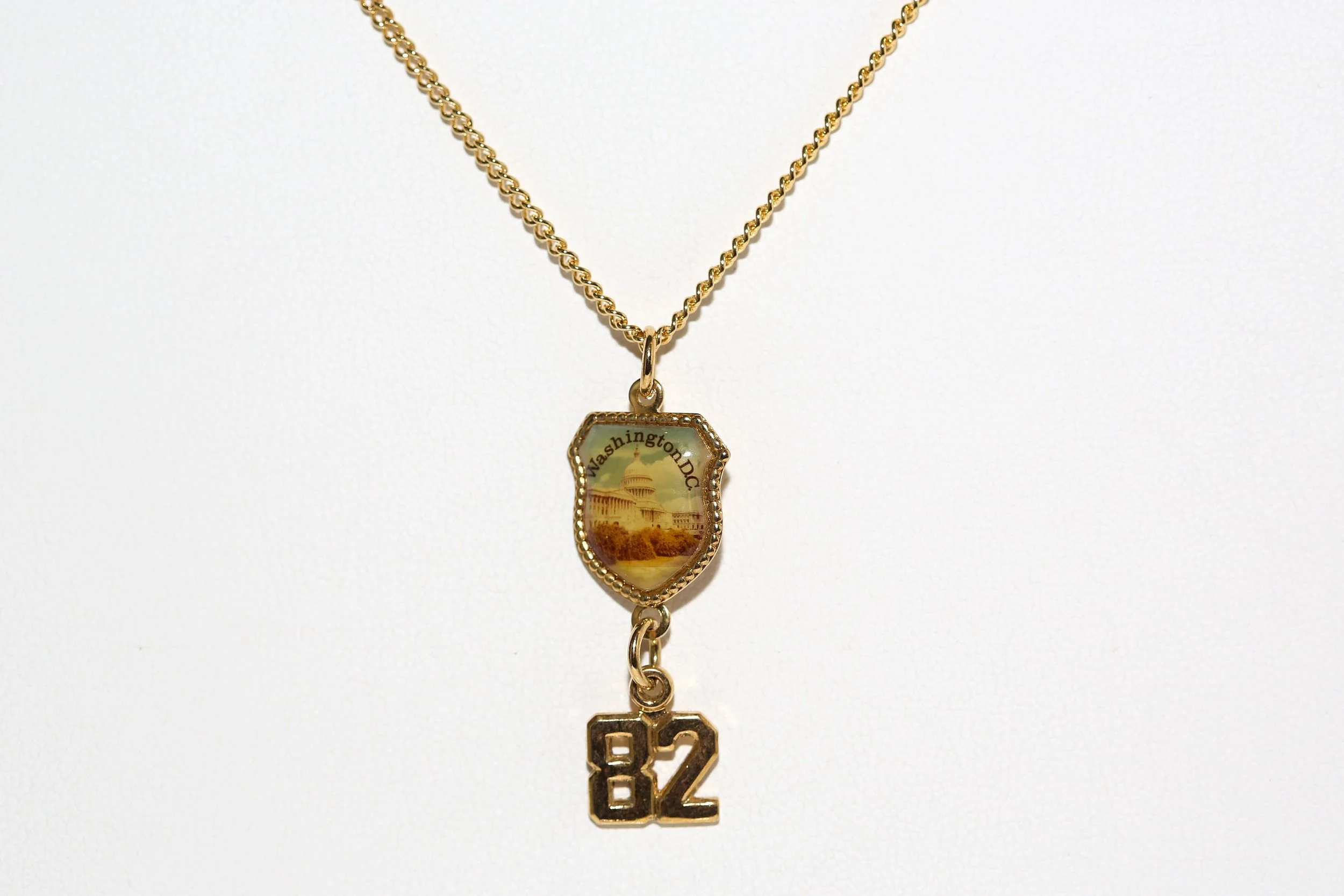 1982 WASHINGTON DC SOUVENIR NECKLACE