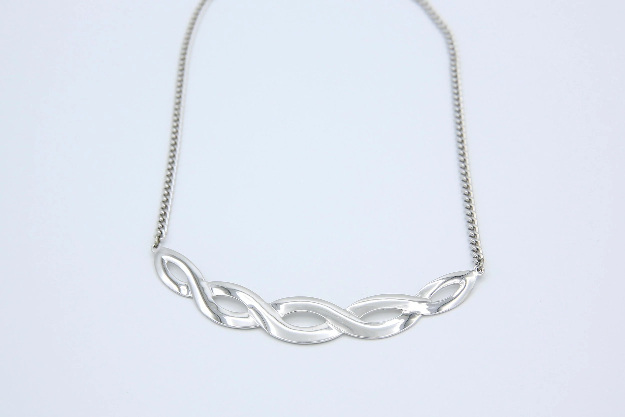 1976 SARAH COVENTRY FASHION BRAID NECKLACE