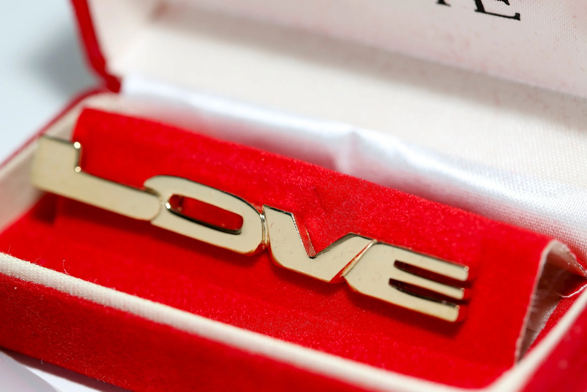 VINTAGE LOVE TIE CLIP