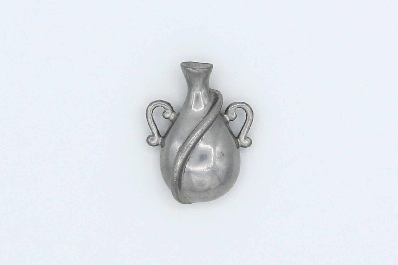 1976 SARAH COVENTRY JUG OF WISDOM PENDANT