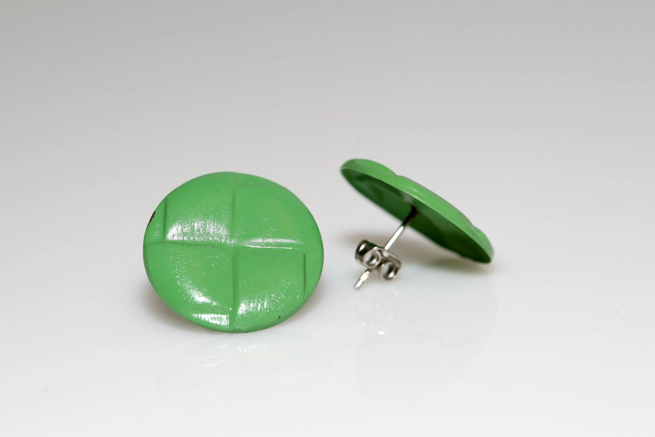 GREEN BASKET-WEAVE EARRINGS