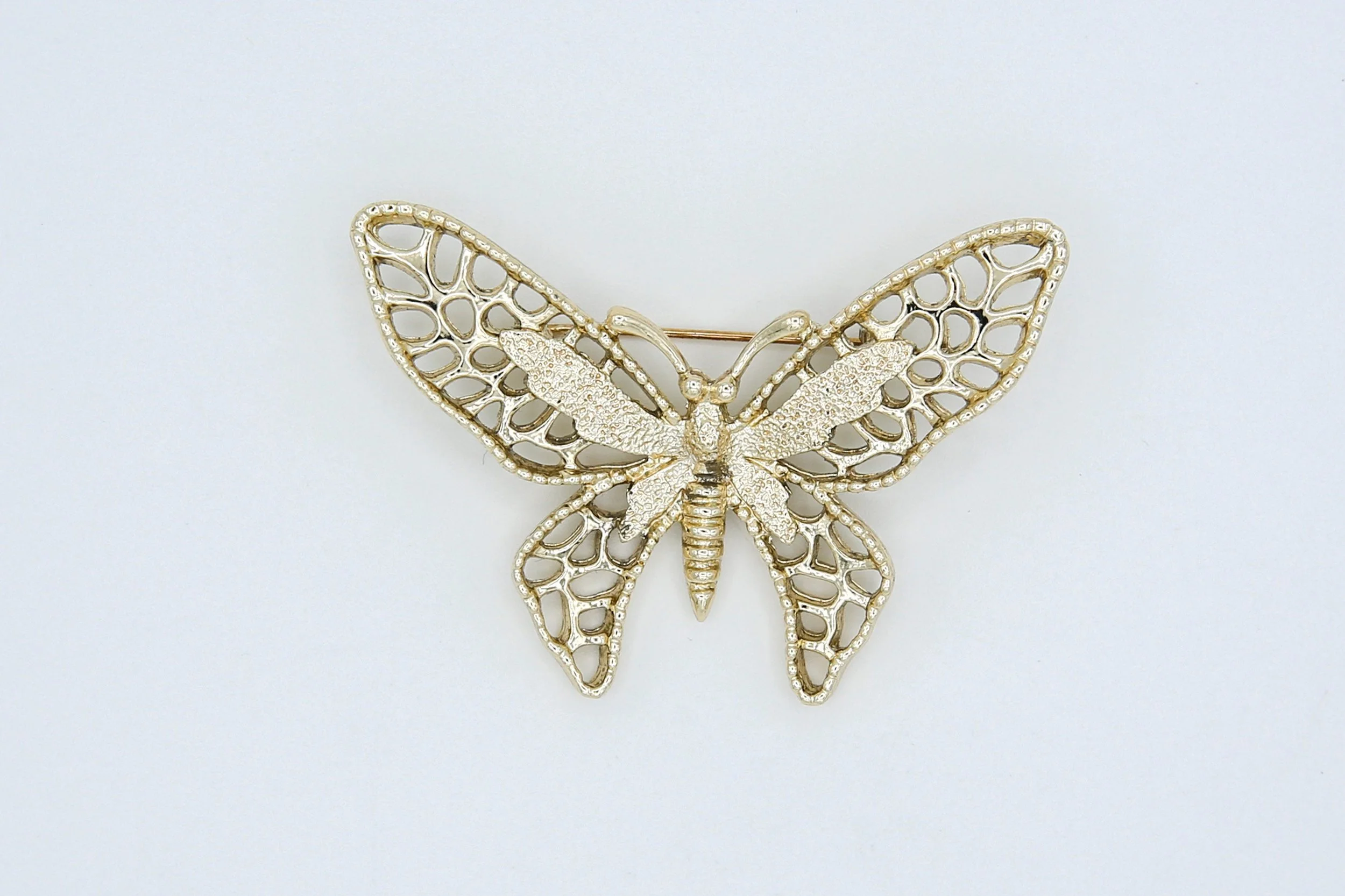 1971 SARAH COVENTRY MADAME BUTTERFLY BROOCH - GOLD