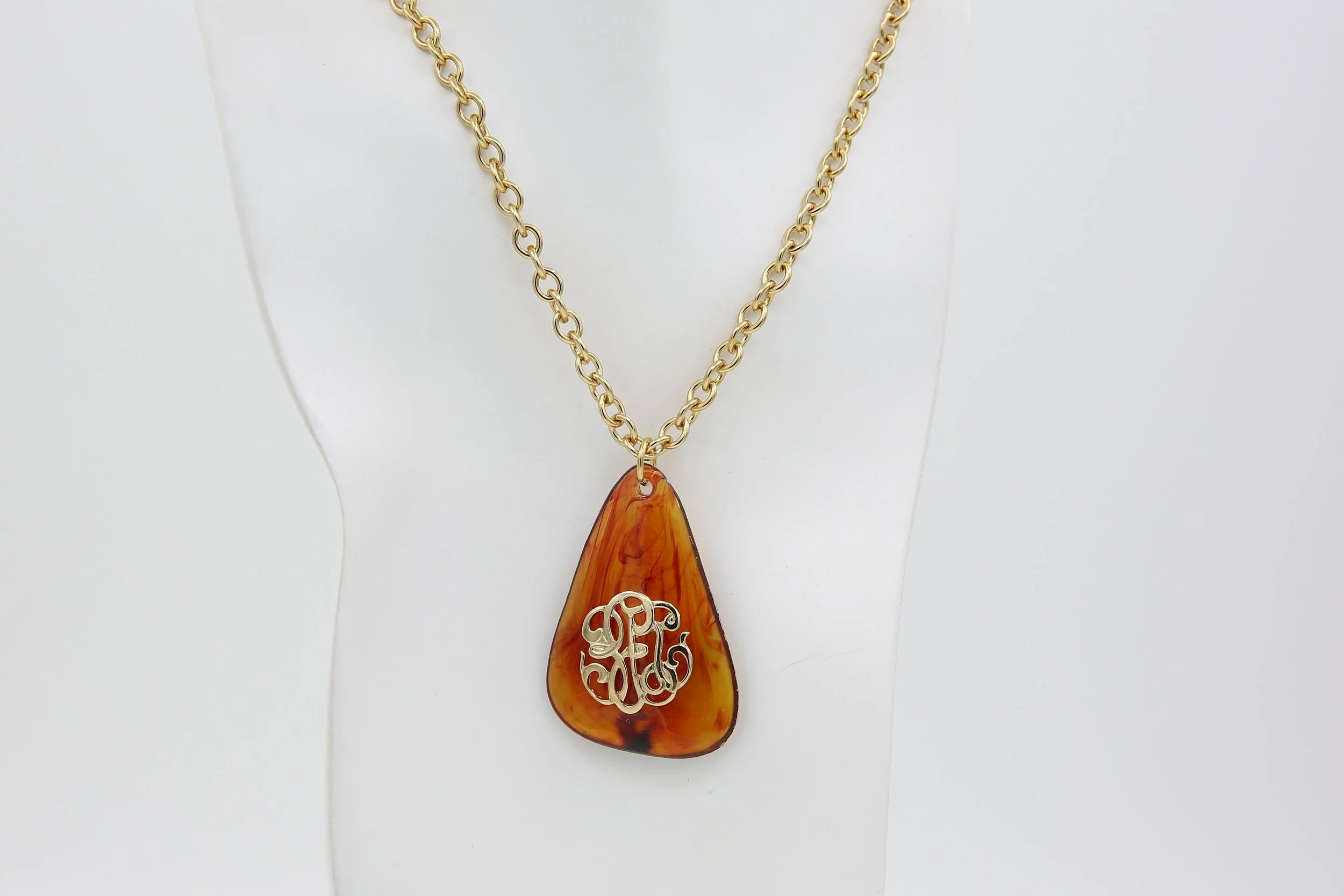 VINTAGE SARAH COVENTRY CANADIAN NECKLACE