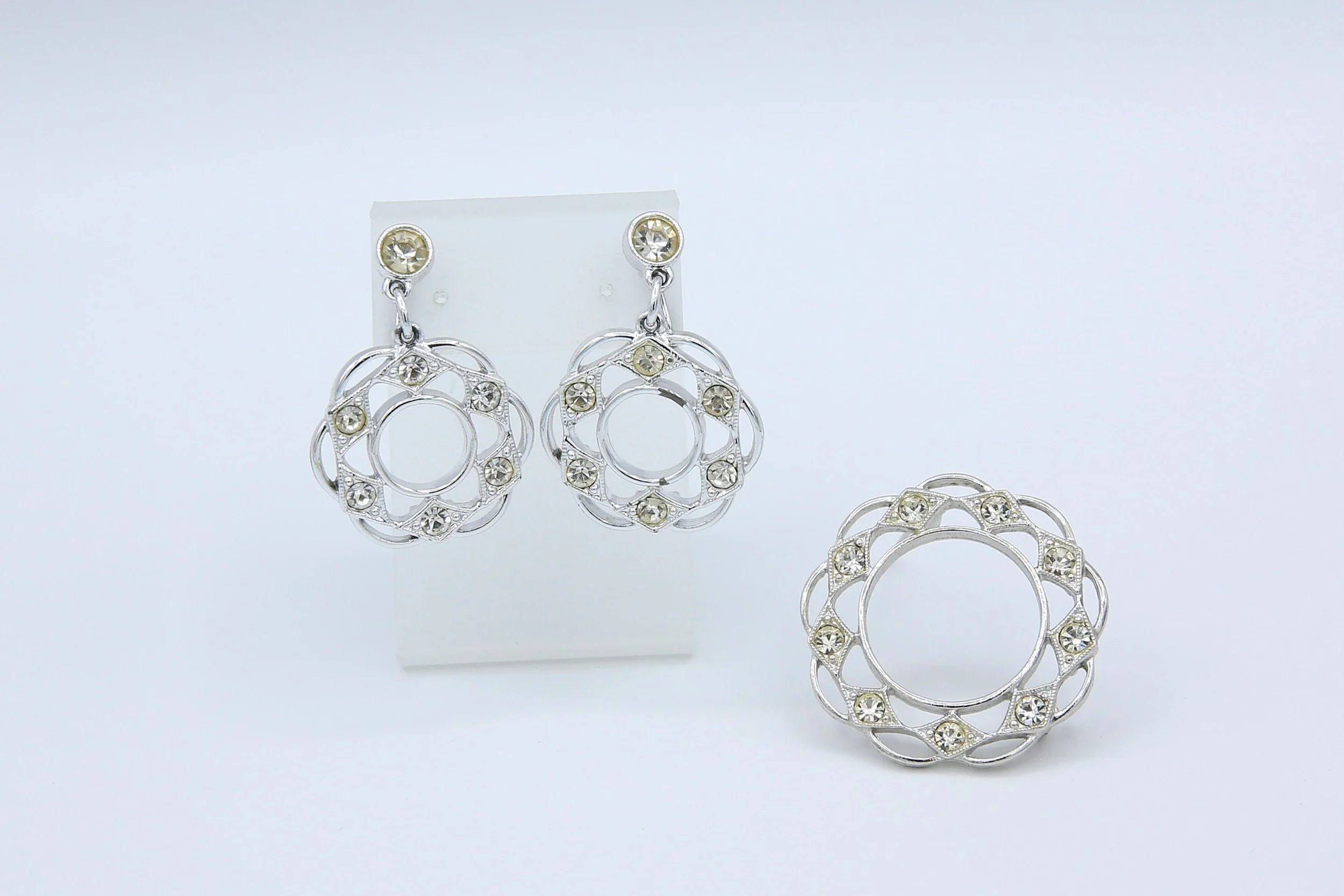 1972 SARAH COVENTRY SPARKLE CIRCLE SET