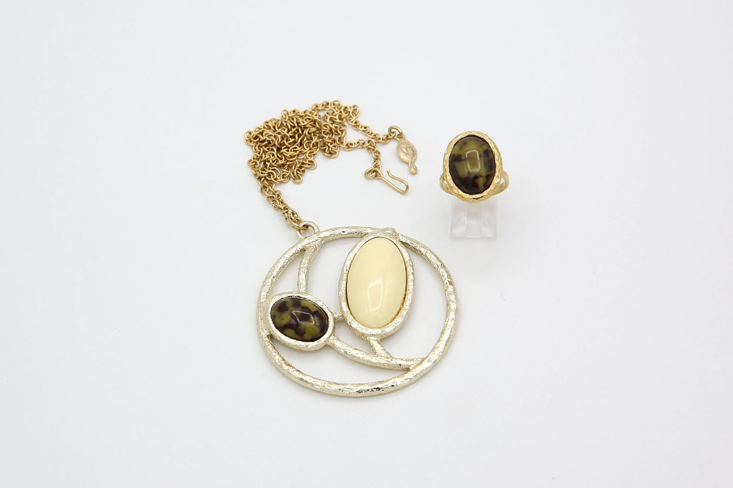 1974 SARAH COVENTRY DESERT FLOWER SET