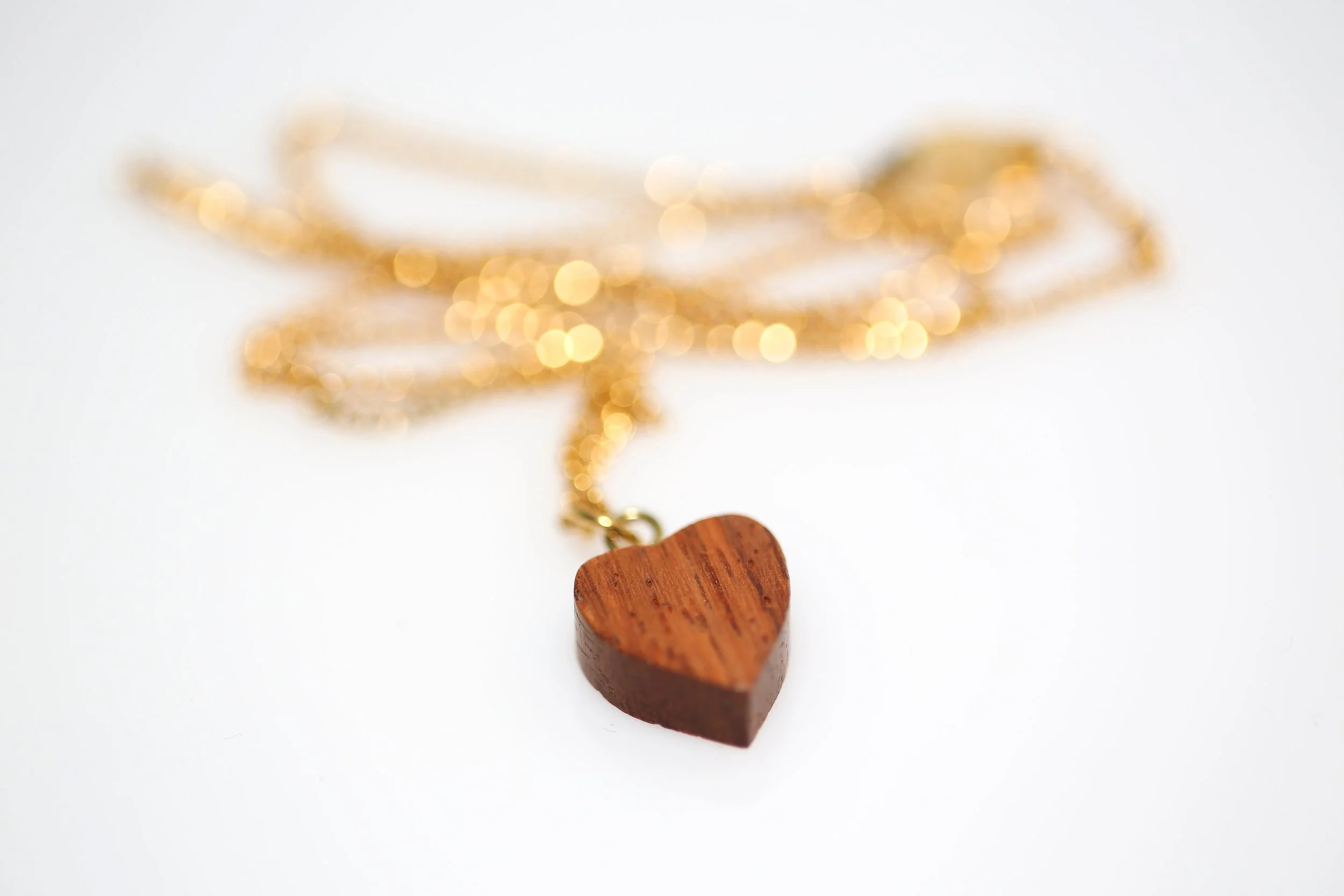 VINTAGE WOOD SLICE HEART NECKLACE