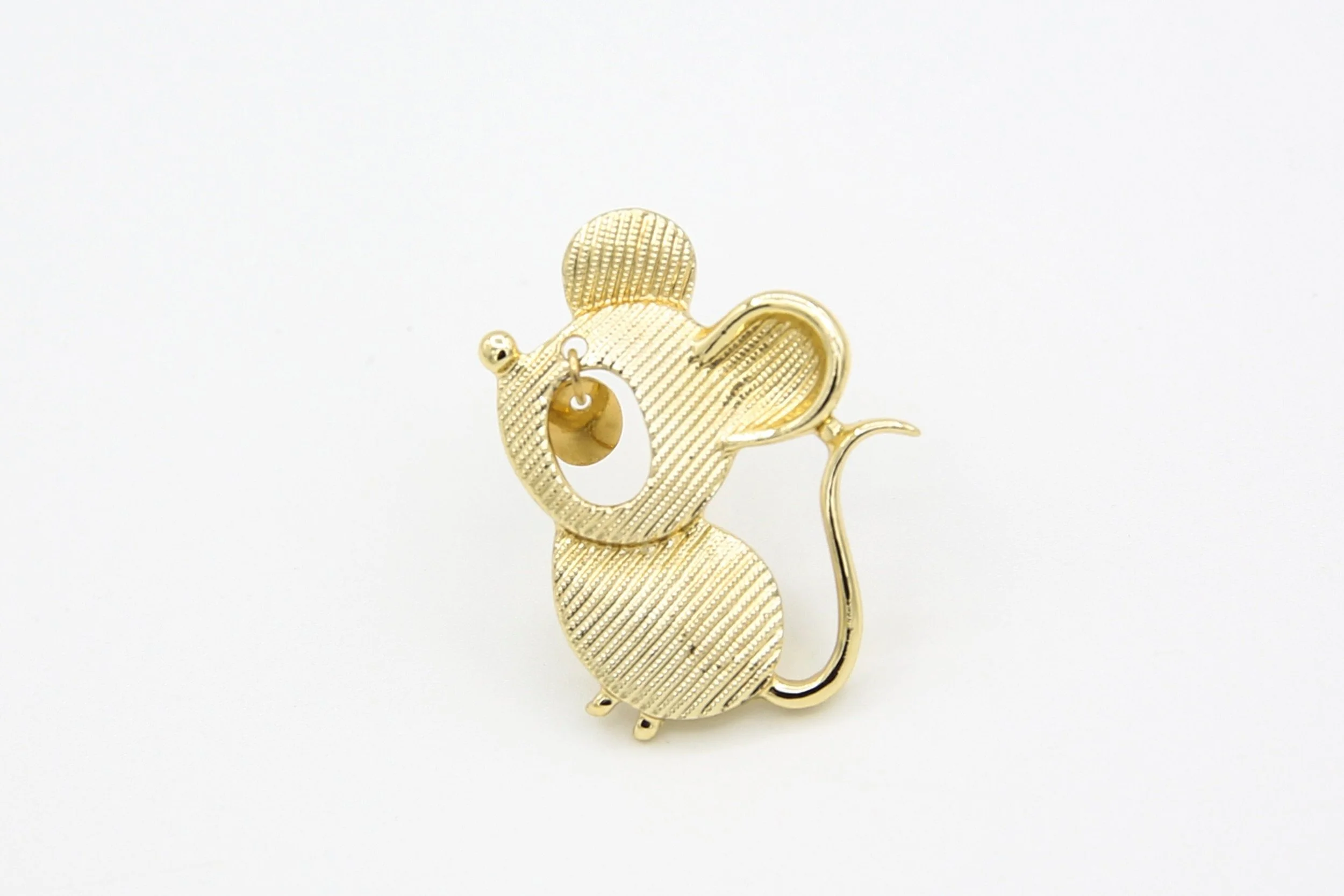 1976 SARAH COVENTRY SQUEAKY BROOCH