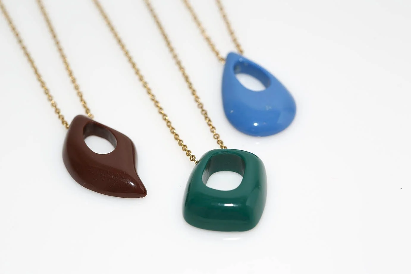 VINTAGE RETRO SHAPE NECKLACE