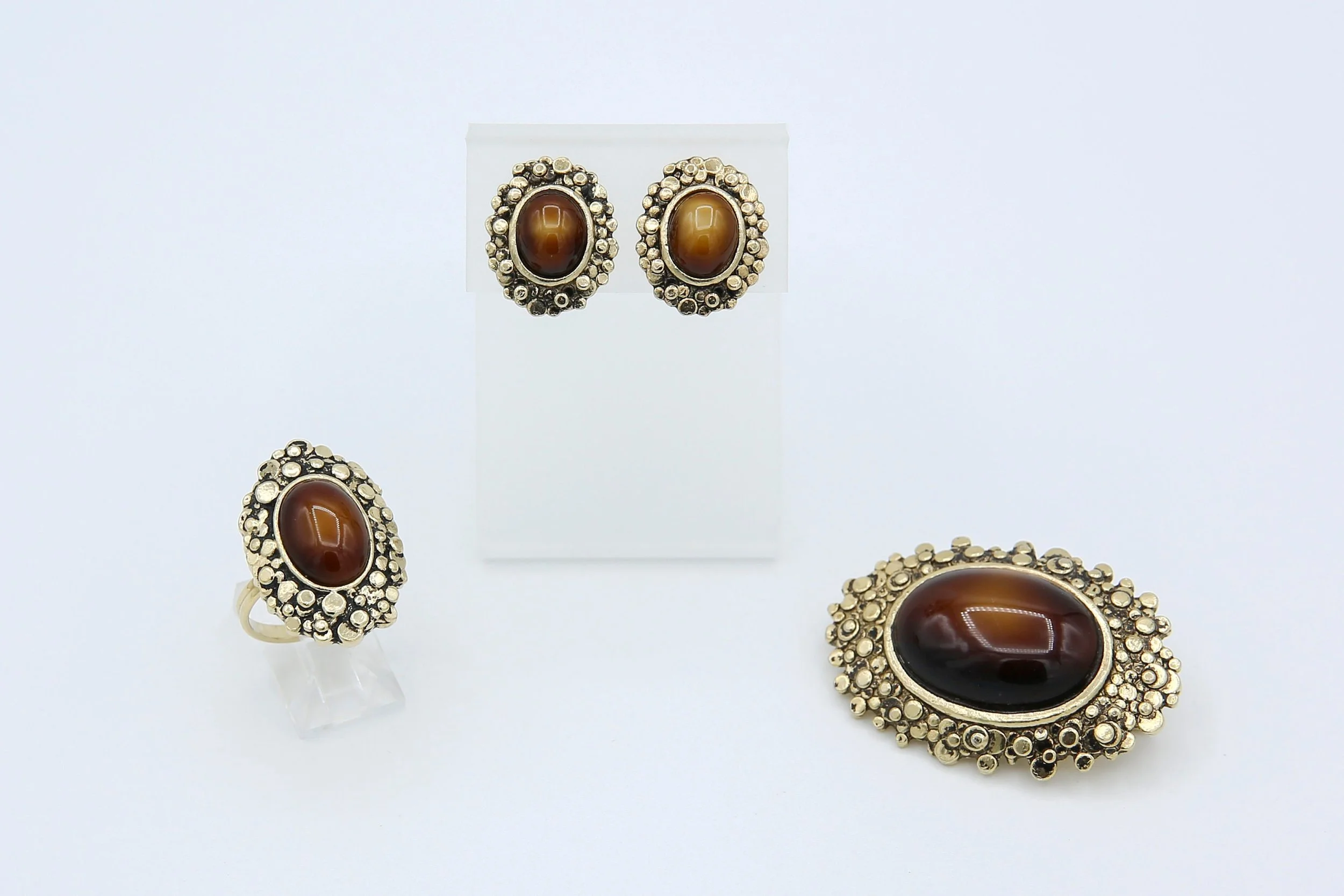 1976 SARAH COVENTRY NORWEGIAN WOOD SET