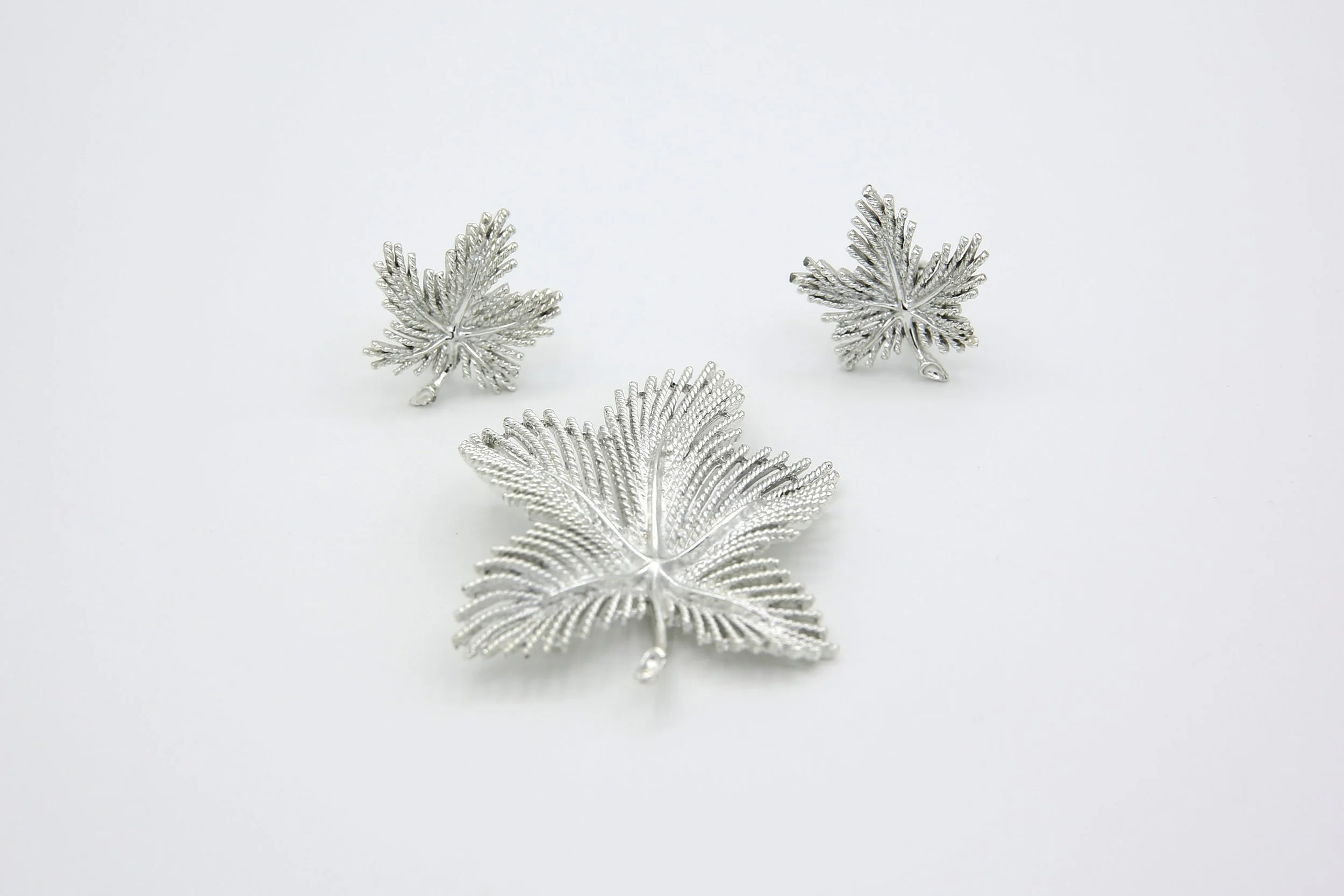 1967 SARAH COVENTRY SILVERY MAPLE SET