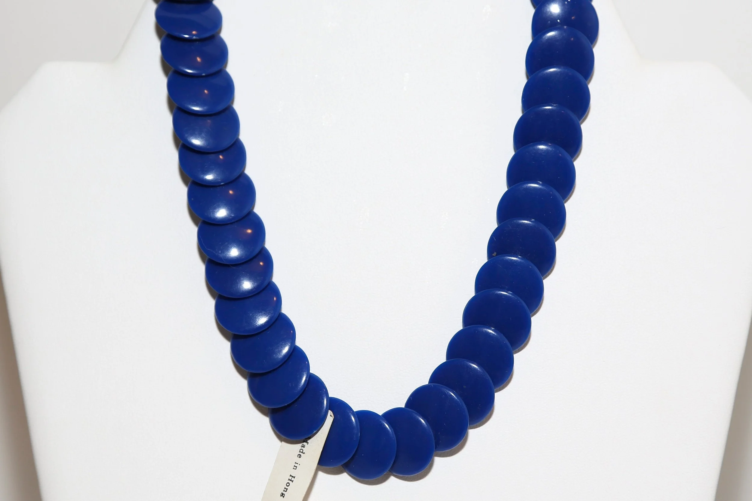 VINTAGE BLUE LUCITE DISK NECKLACE