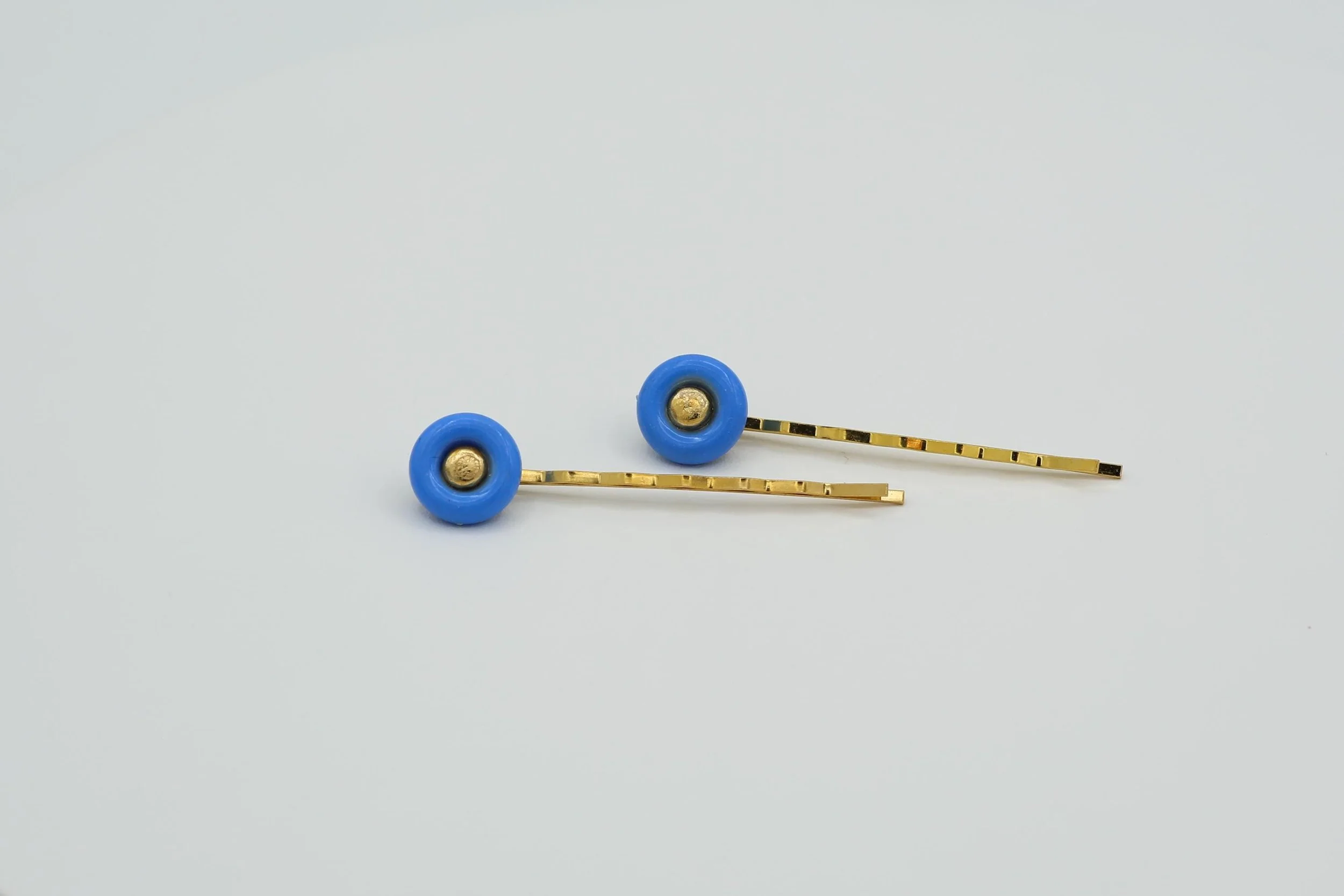 VINTAGE PAIR BLUE DONUT BOBBY PINS