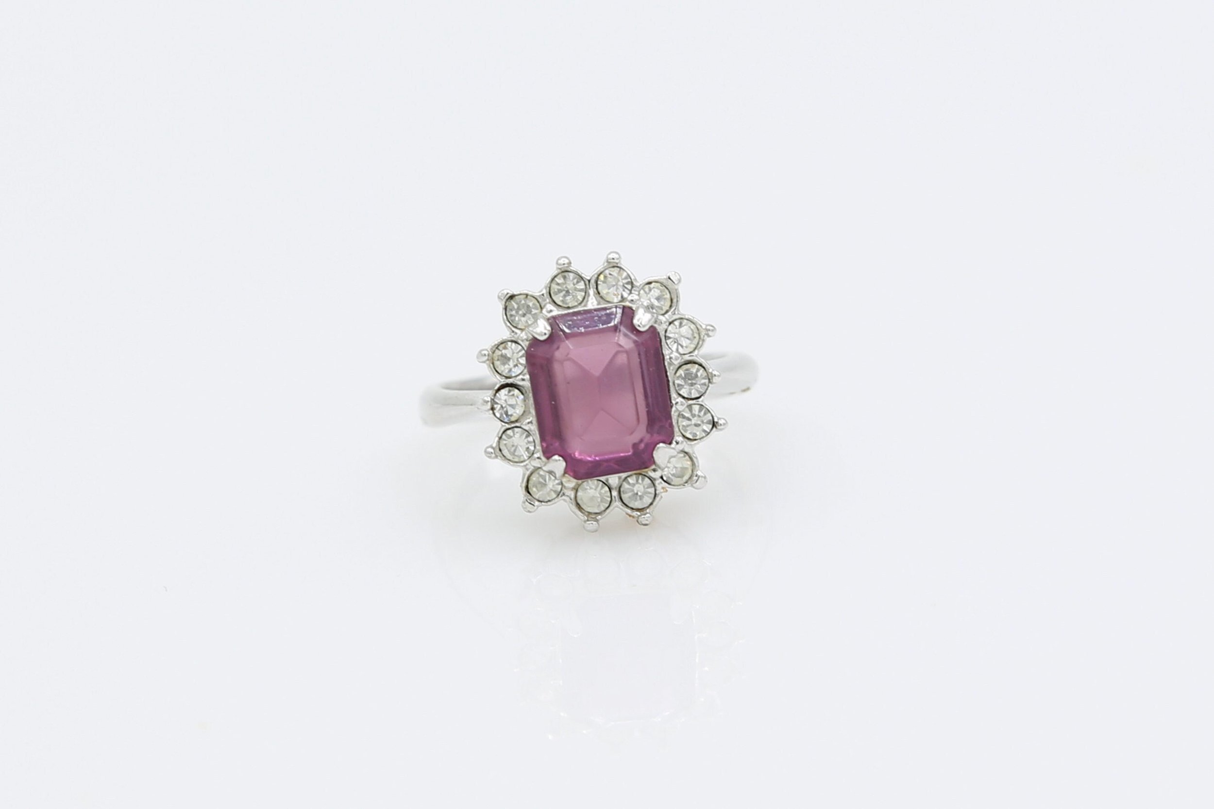 1979 SARAH COVENTRY PRISCILLA RING