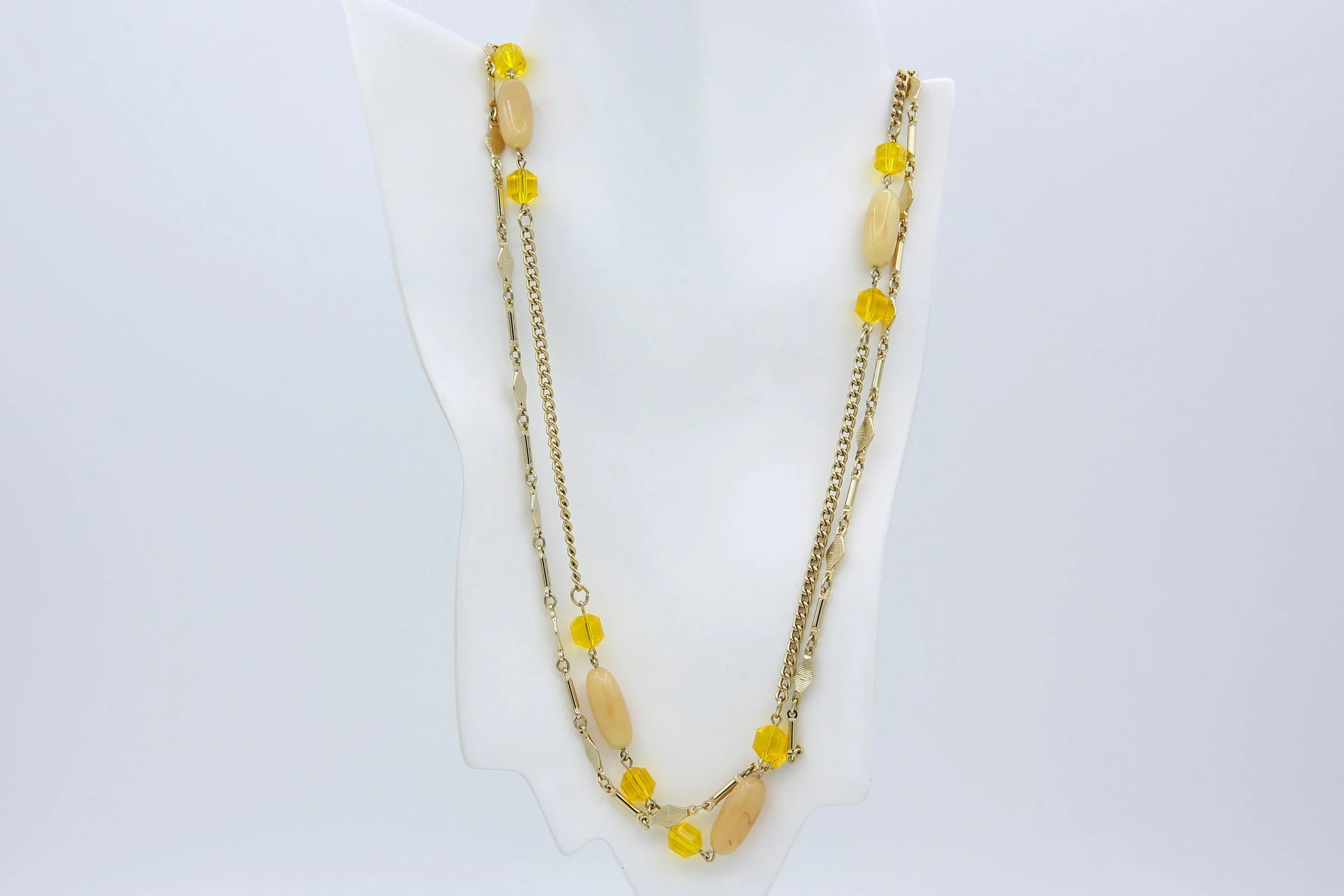 1975 SARAH COVENTRY GOLDEN HONEY NECKLACE