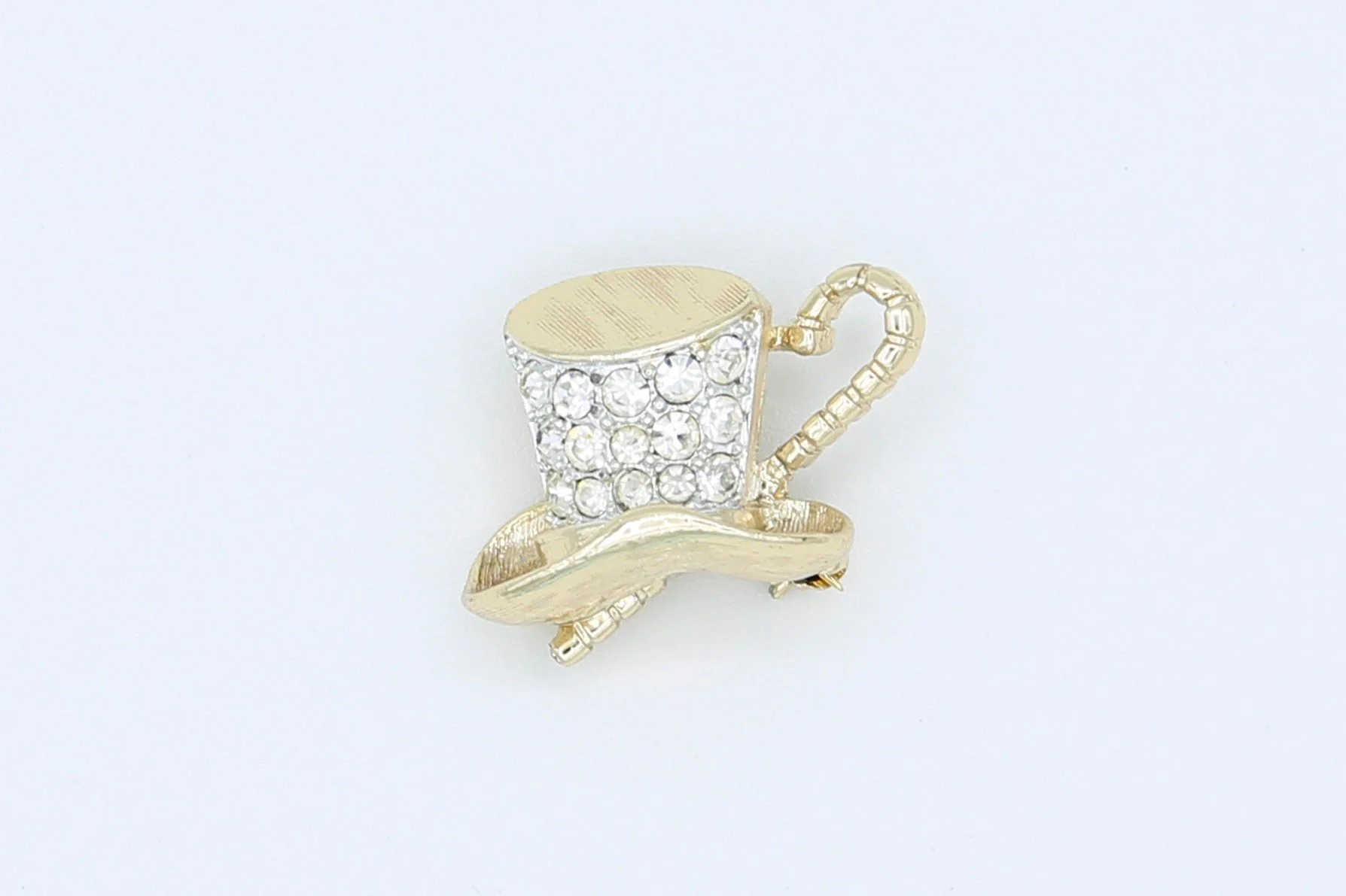 VINTAGE SARAH COVENTRY TOP HAT AND CANE PIN
