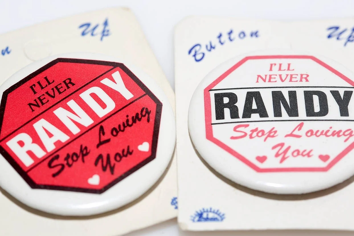 VINTAGE LOVING RANDY BUTTON