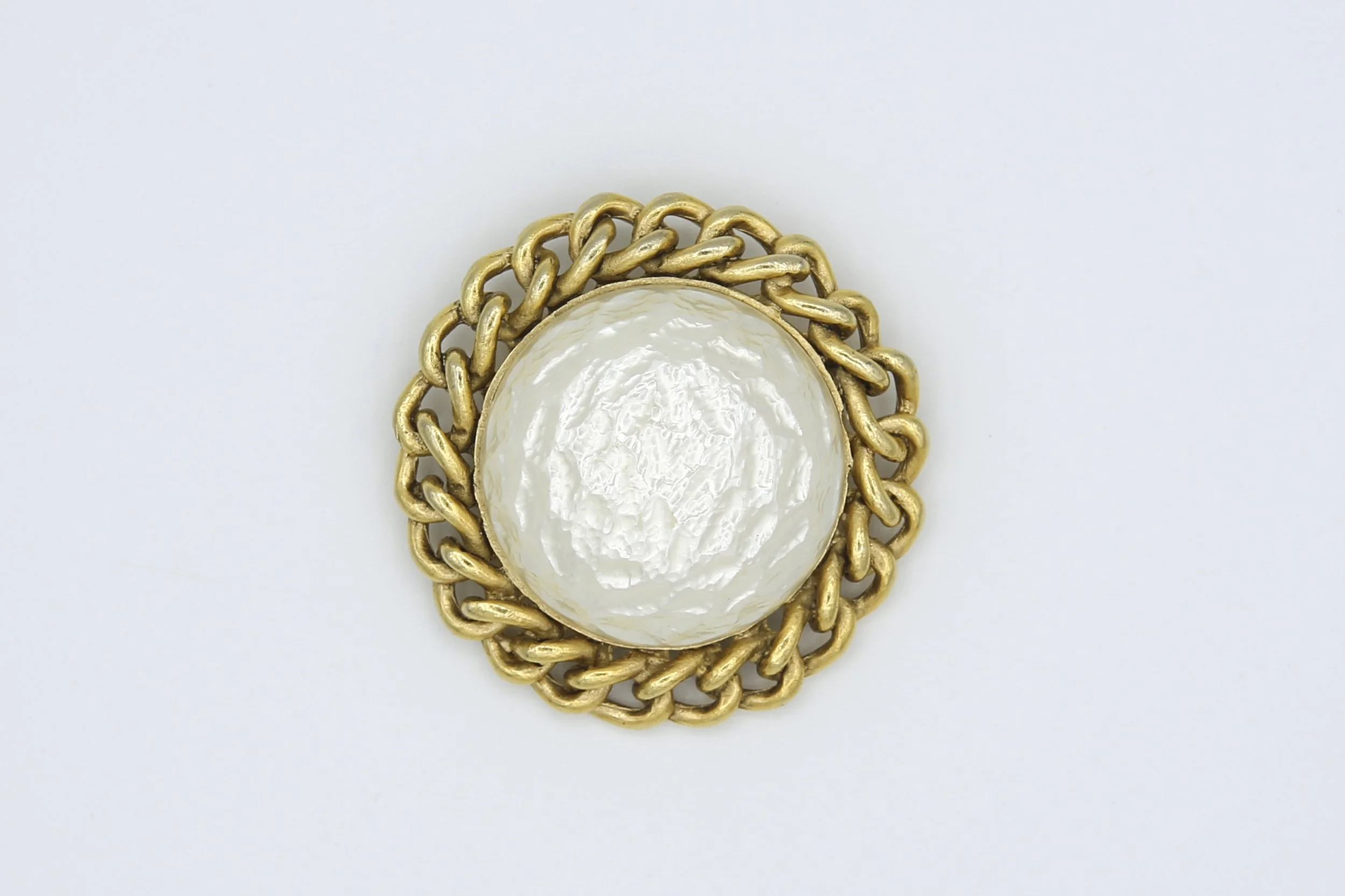 1969 SARAH COVENTRY BAROQUE GODDESS PIN