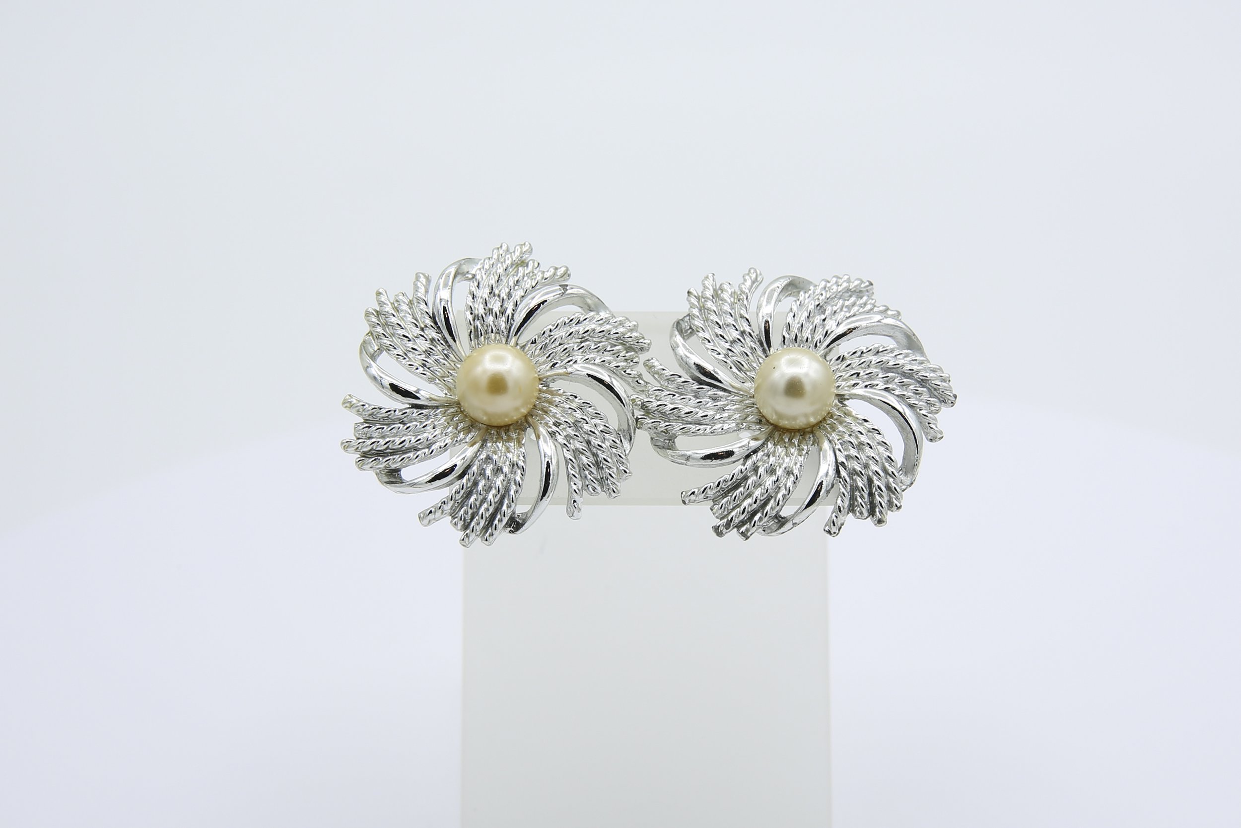 1969 SARAH COVENTRY SILVERY SUNBURST EARRINGS