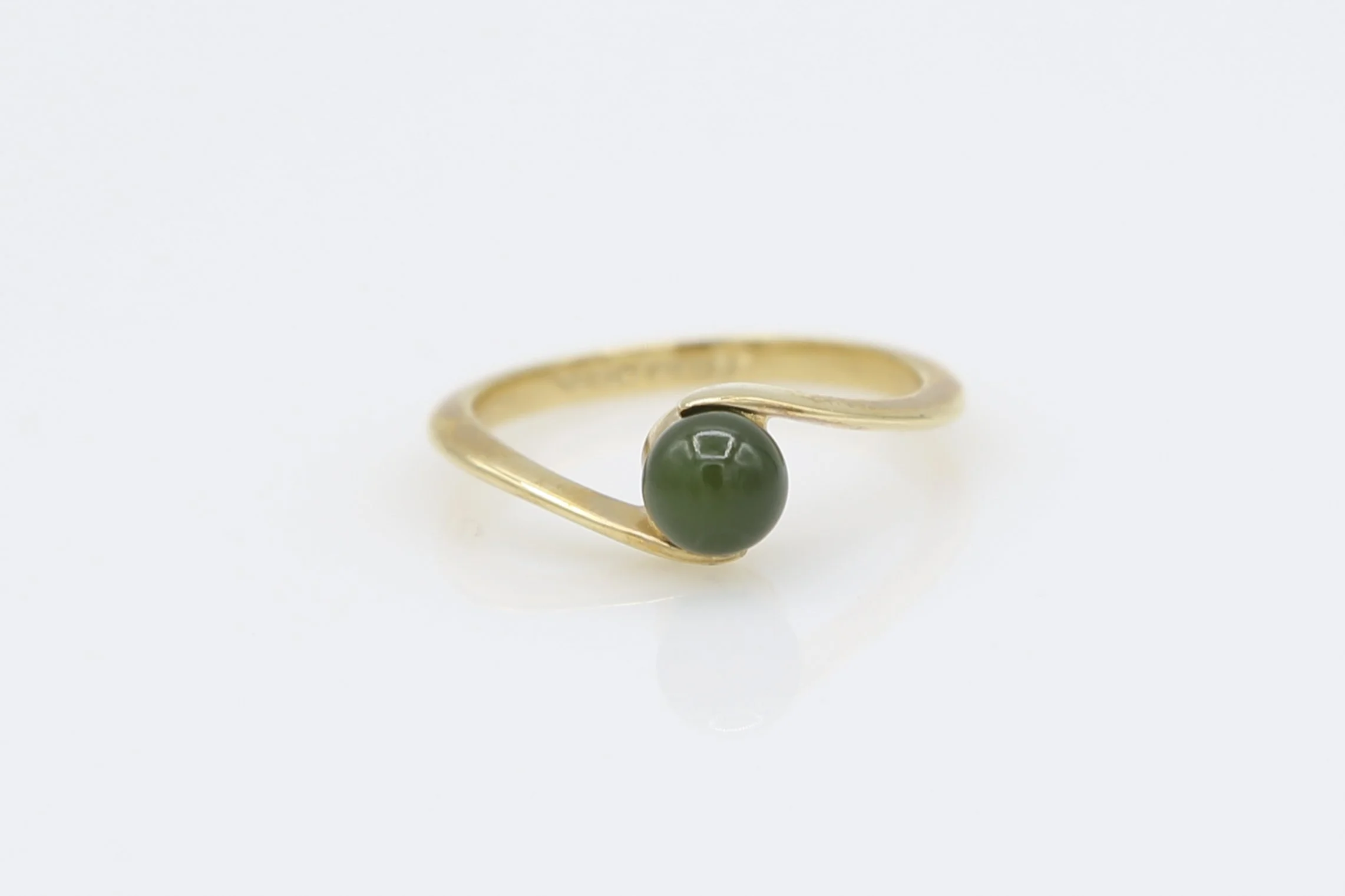 1978 SARAH COVENTRY JADE RING
