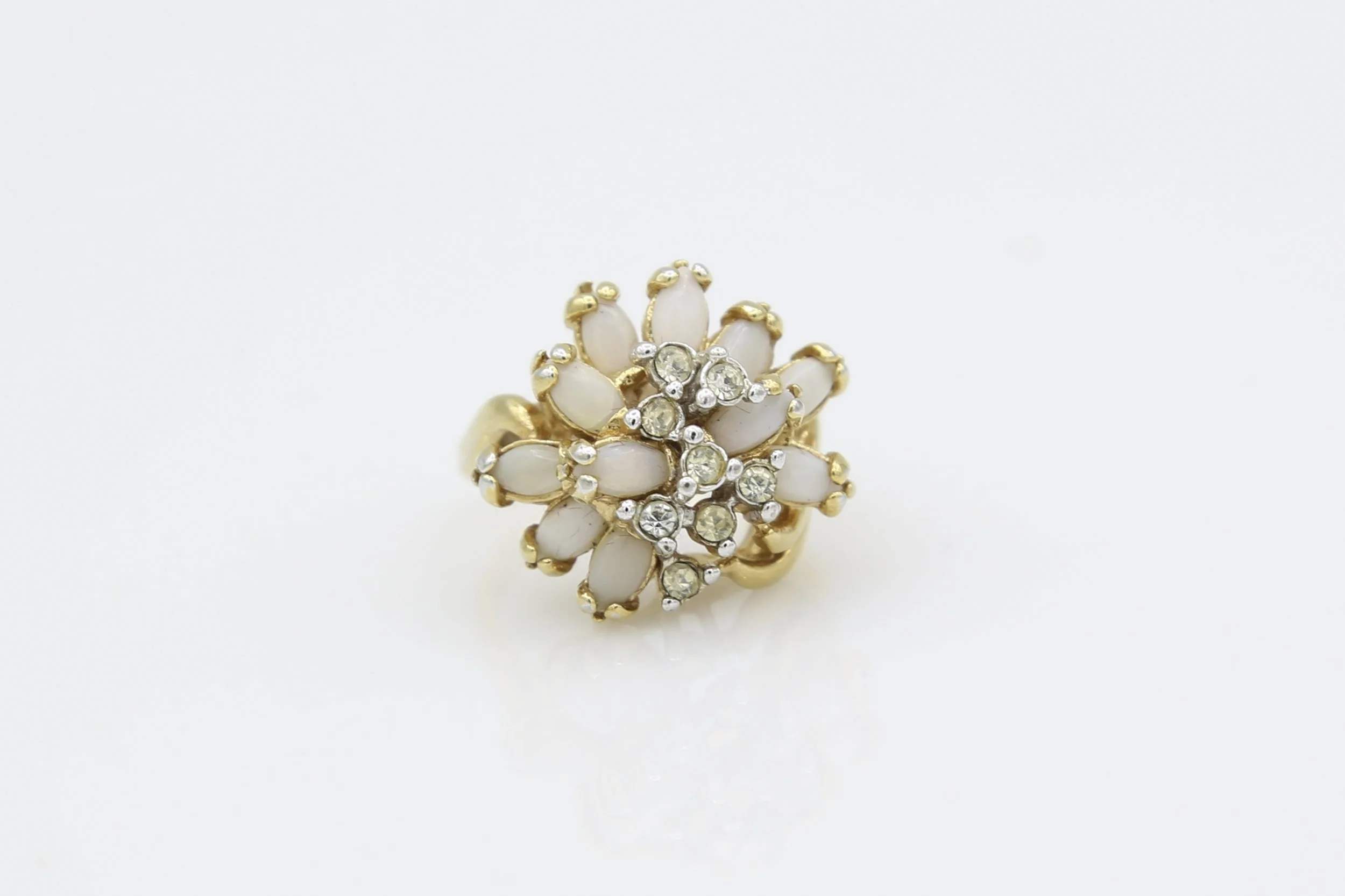 1978 SARAH COVENTRY ROMANTIC CLUSTER RING