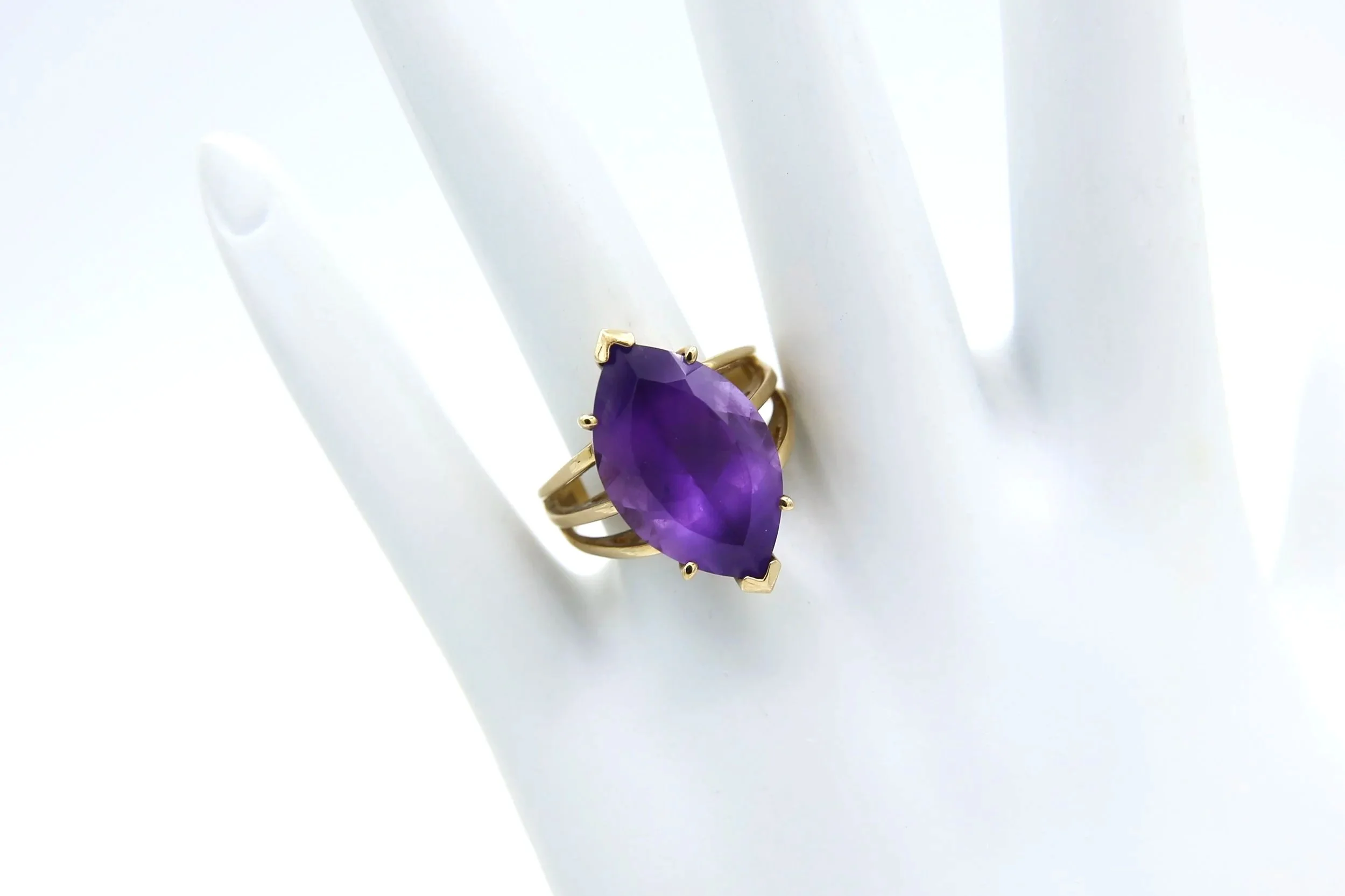 10K CLYDE DUNEIER AMETHYST RING