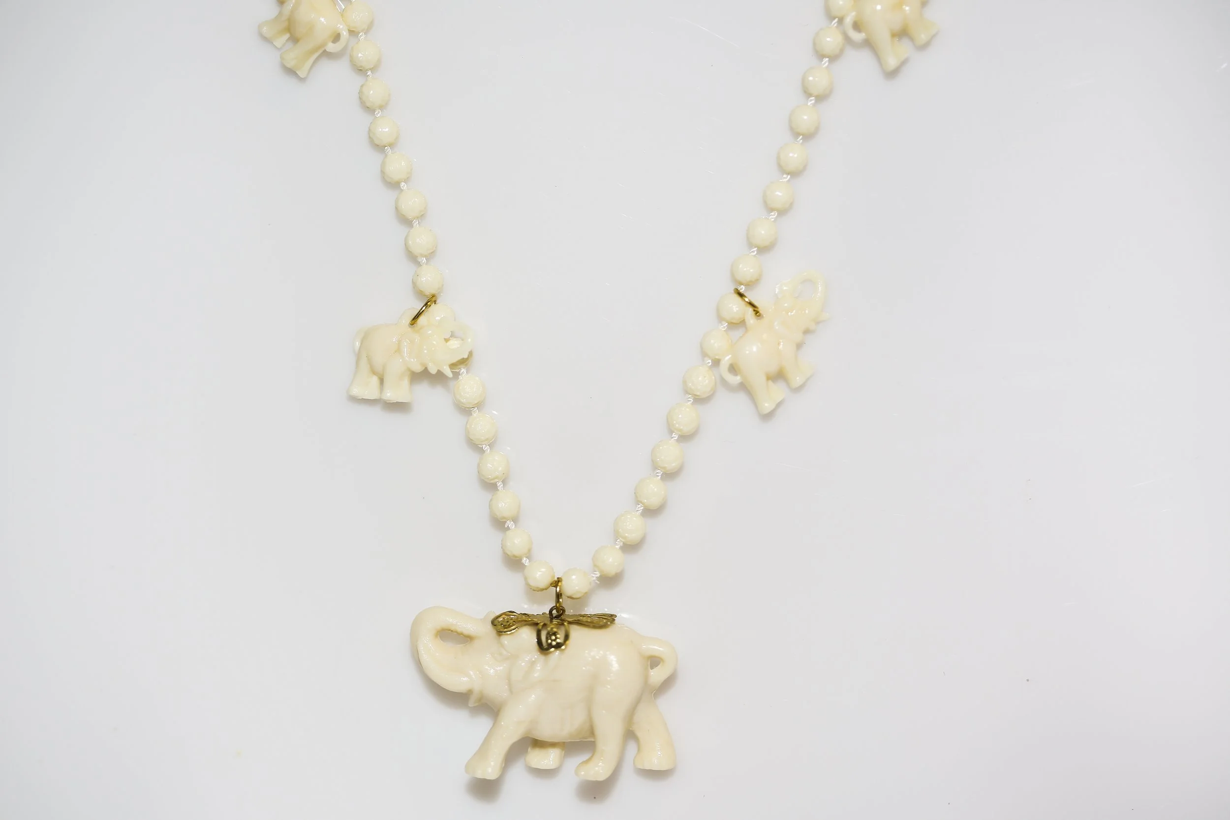 BEADED ELEPHANT NECKLACE
