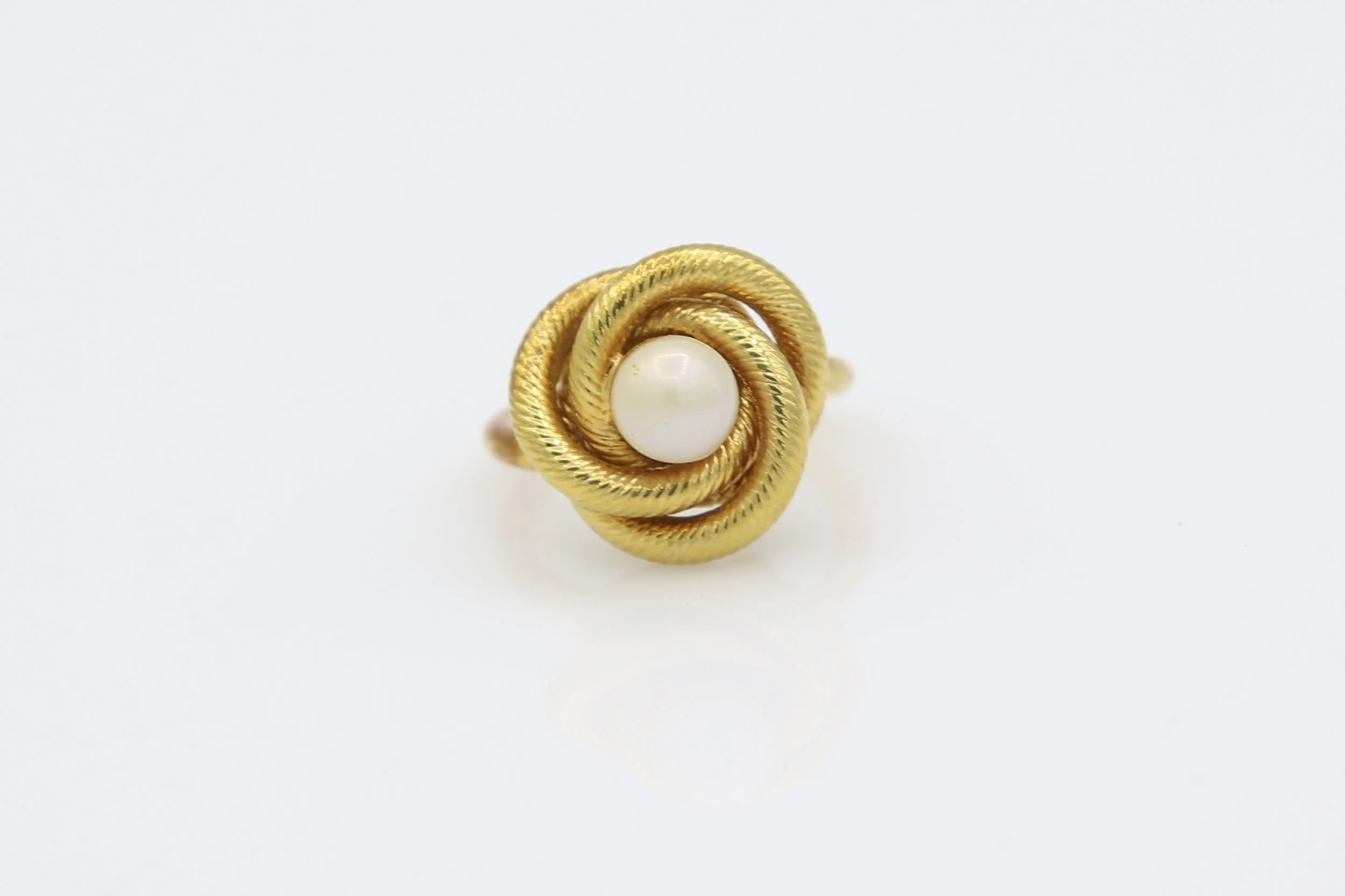 1969 SARAH COVENTRY LOVERS KNOT RING