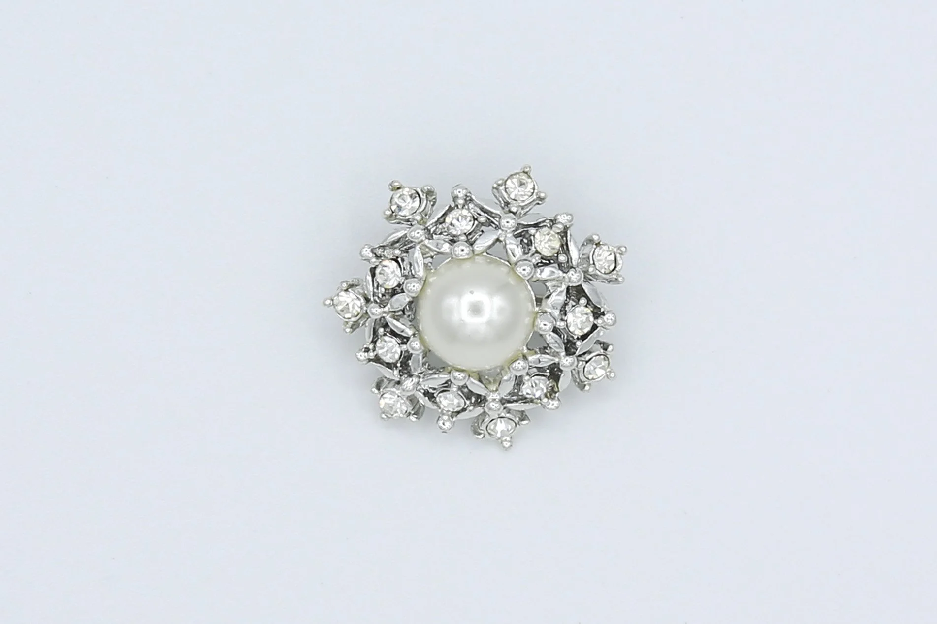 1969 SARAH COVENTRY ULTIMA PIN