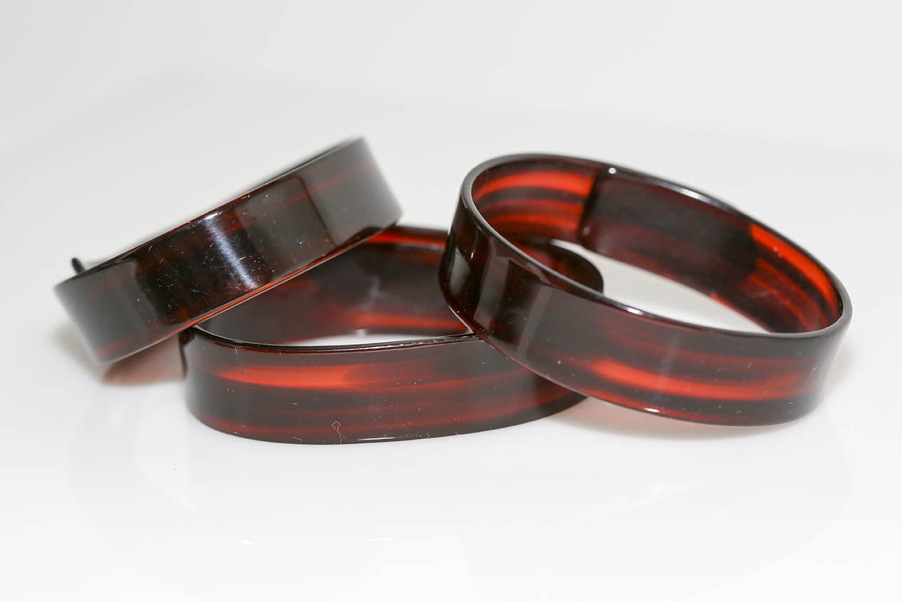 VINTAGE TORTOISE LUCITE WRAP BRACELET
