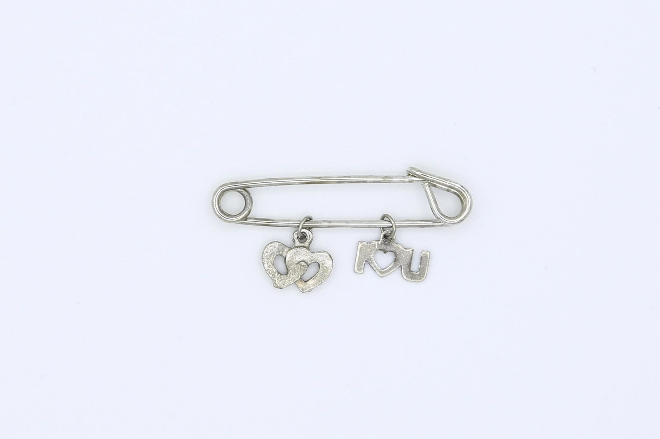 LOVE CHARM SAFETY PIN