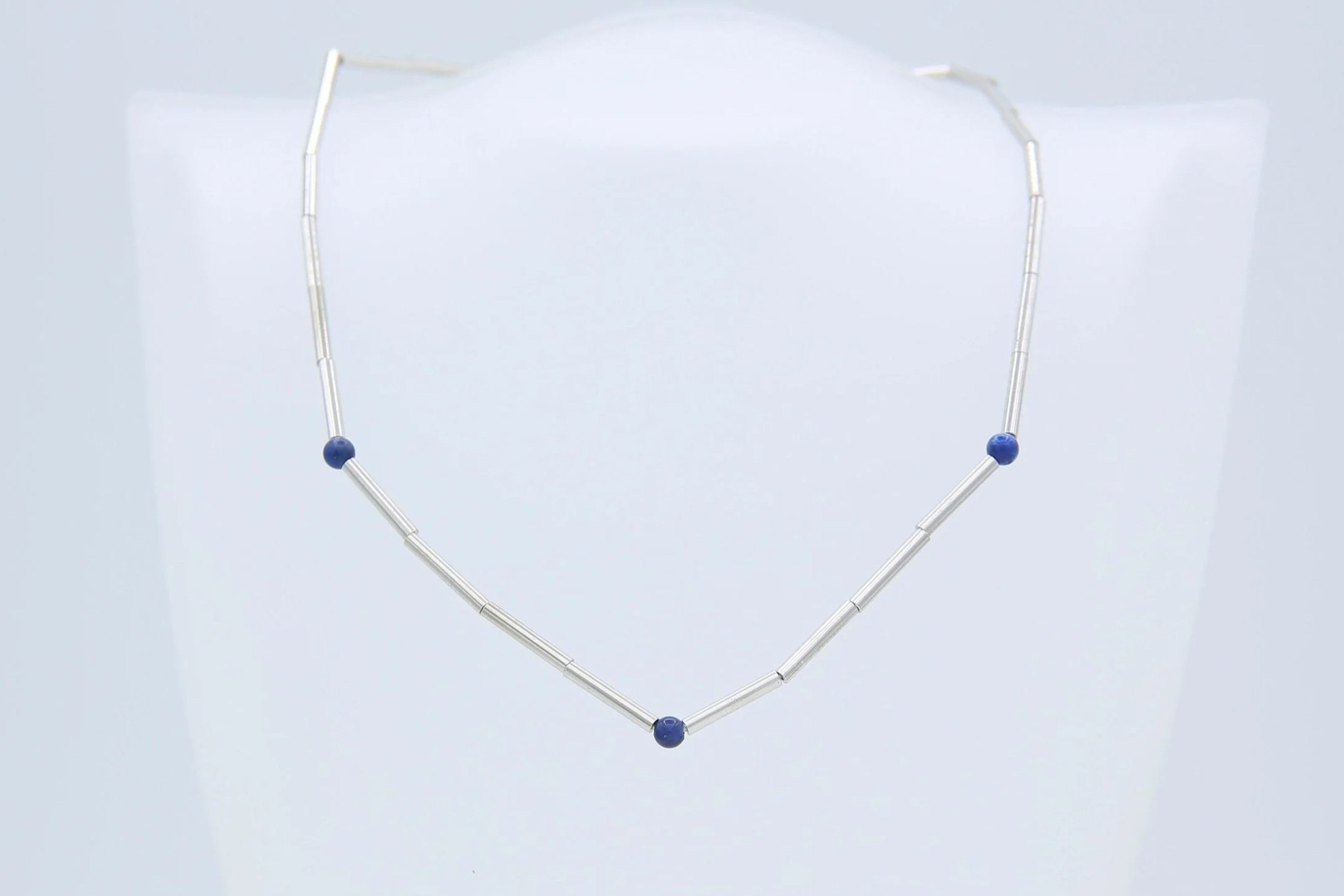 1976 SARAH COVENTRY GENUINE SODALITE CHOKER