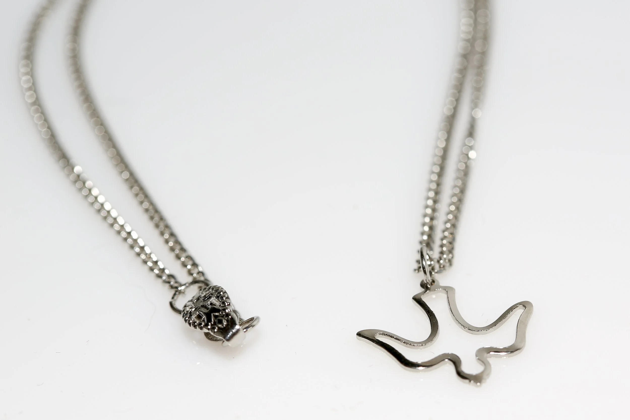 VINTAGE DOVE NECKLACE
