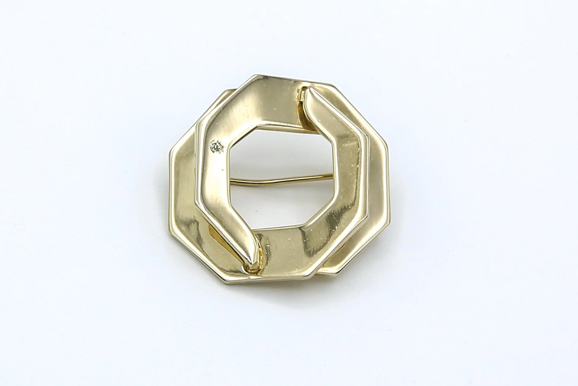 1979 SARAH COVENTRY OCTAGON BROOCH