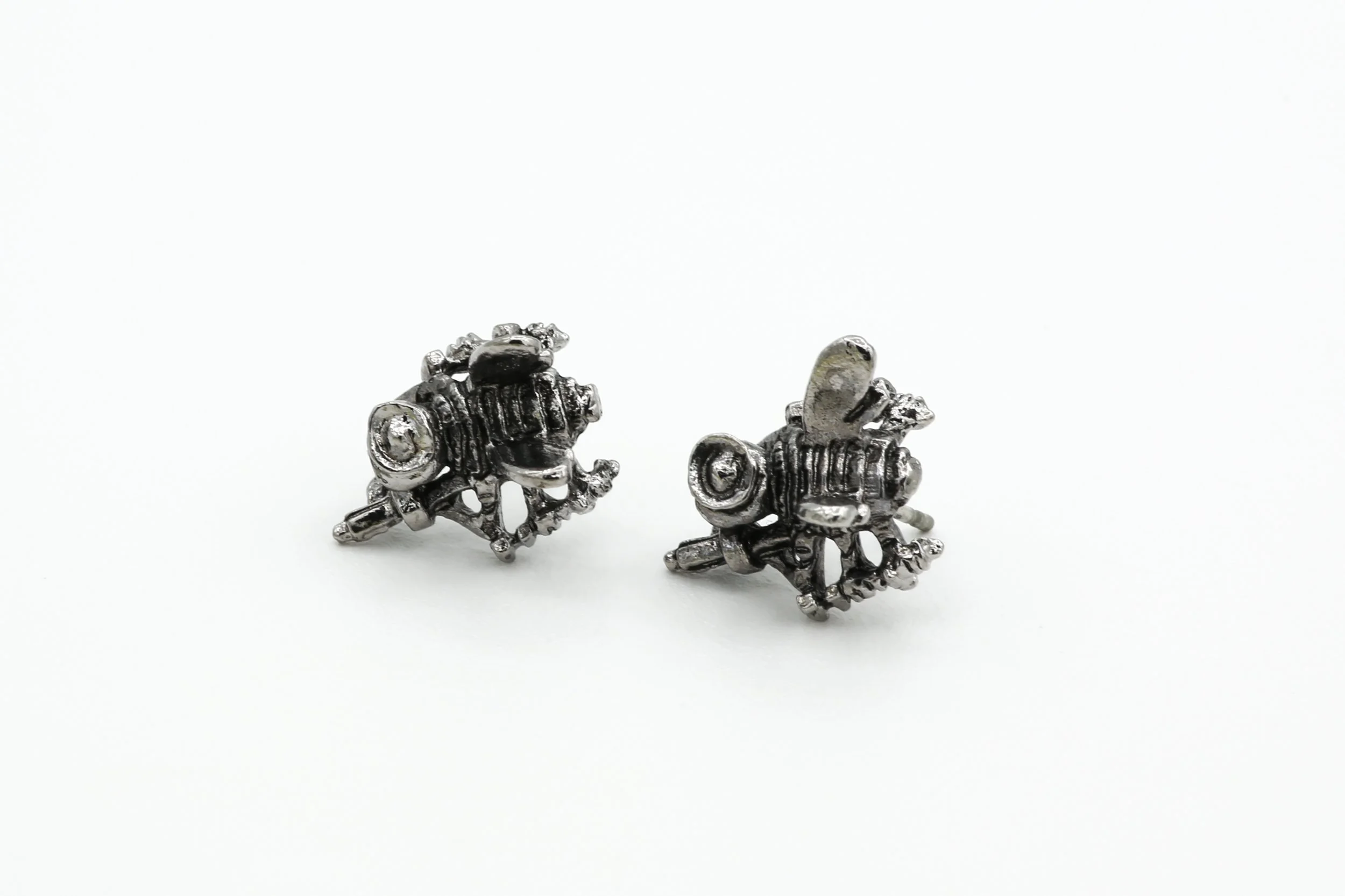 SEABEE STUD EARRINGS SILVER