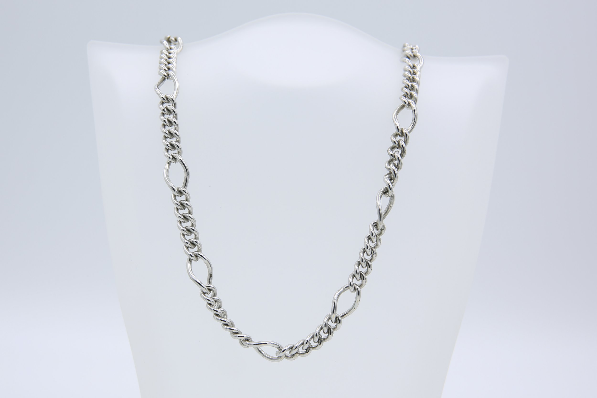 1976 SARAH COVENTRY DUKE MENS NECKLACE