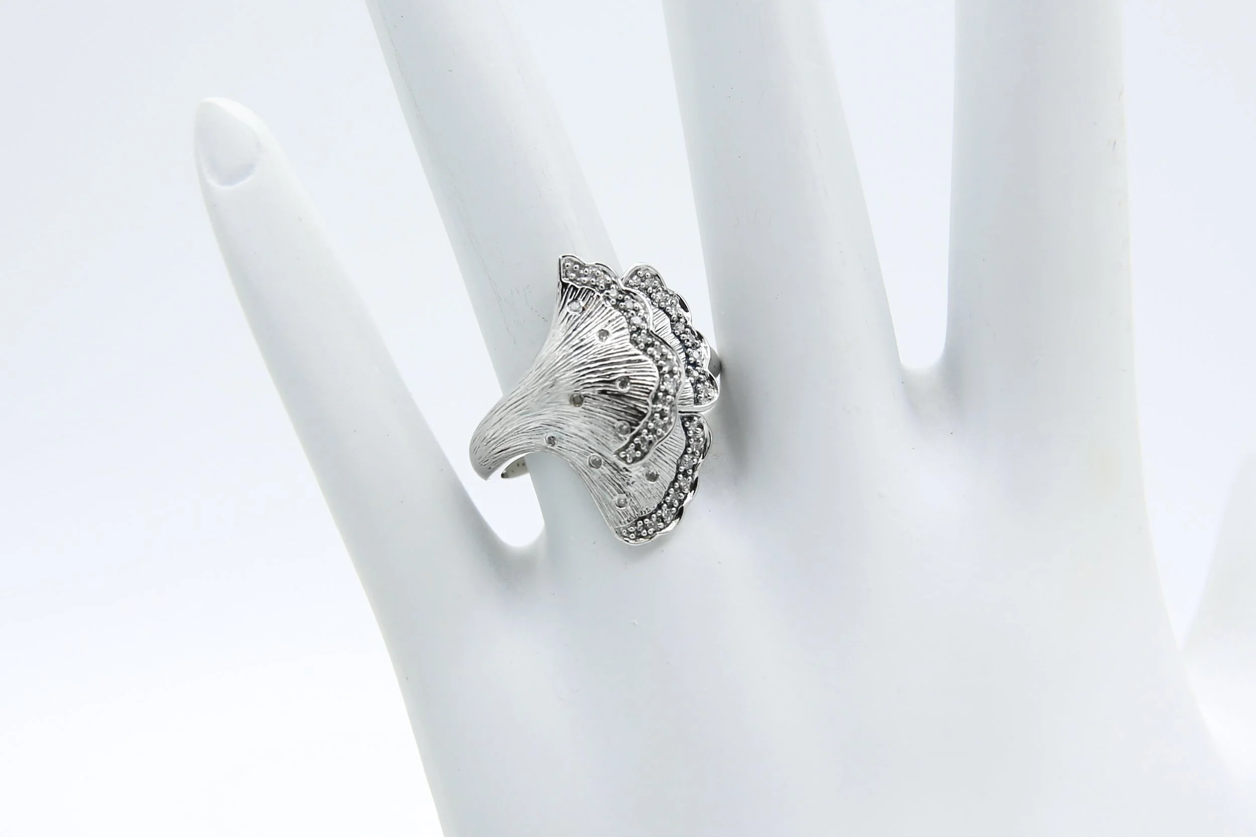 VINTAGE ROSS SIMONS SILVER DIAMOND FAN RING