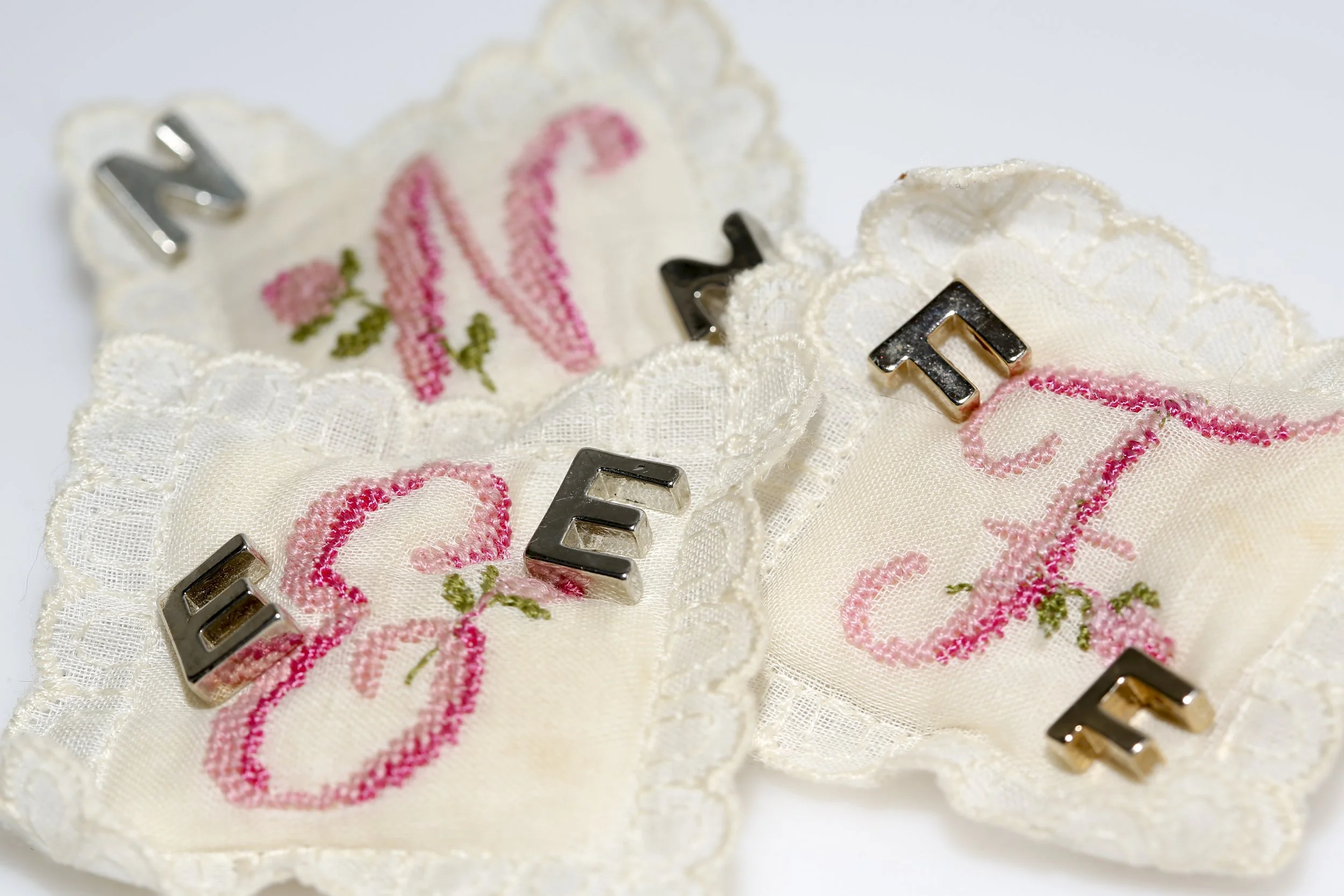 PILLOW PIN SETS