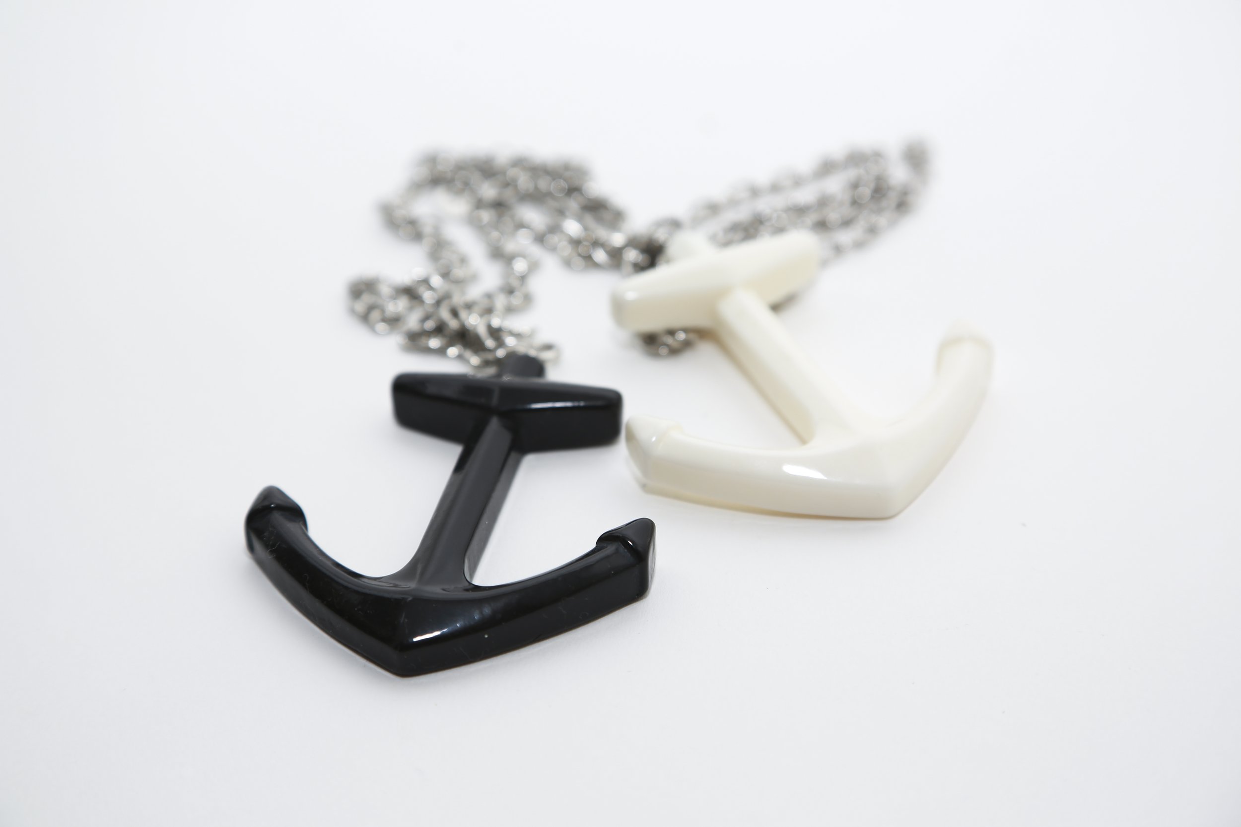 VINTAGE ANCHOR NECKLACE