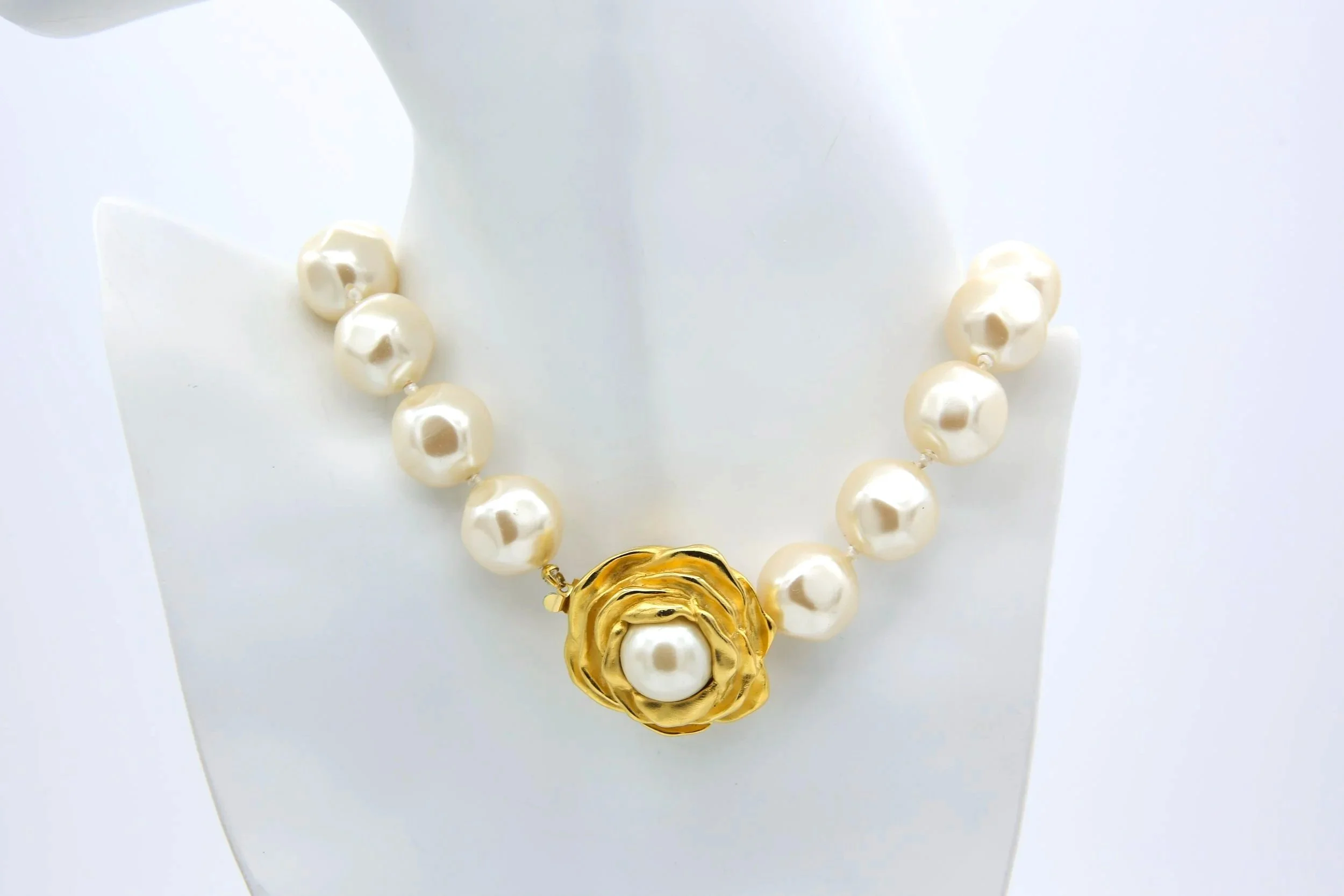 VINTAGE GIVENCHY ROSE NECKLACE