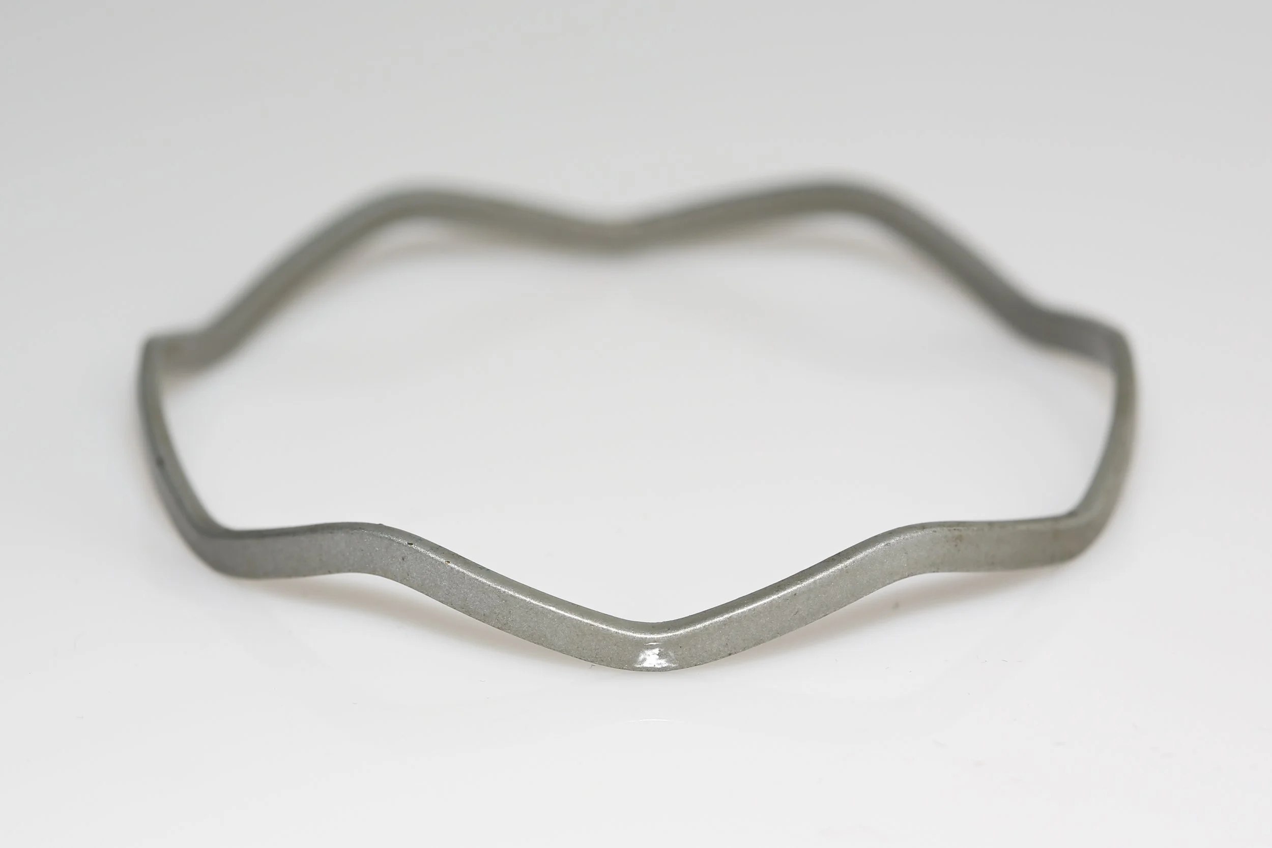 VINTAGE WAVY GRAY BRACELET