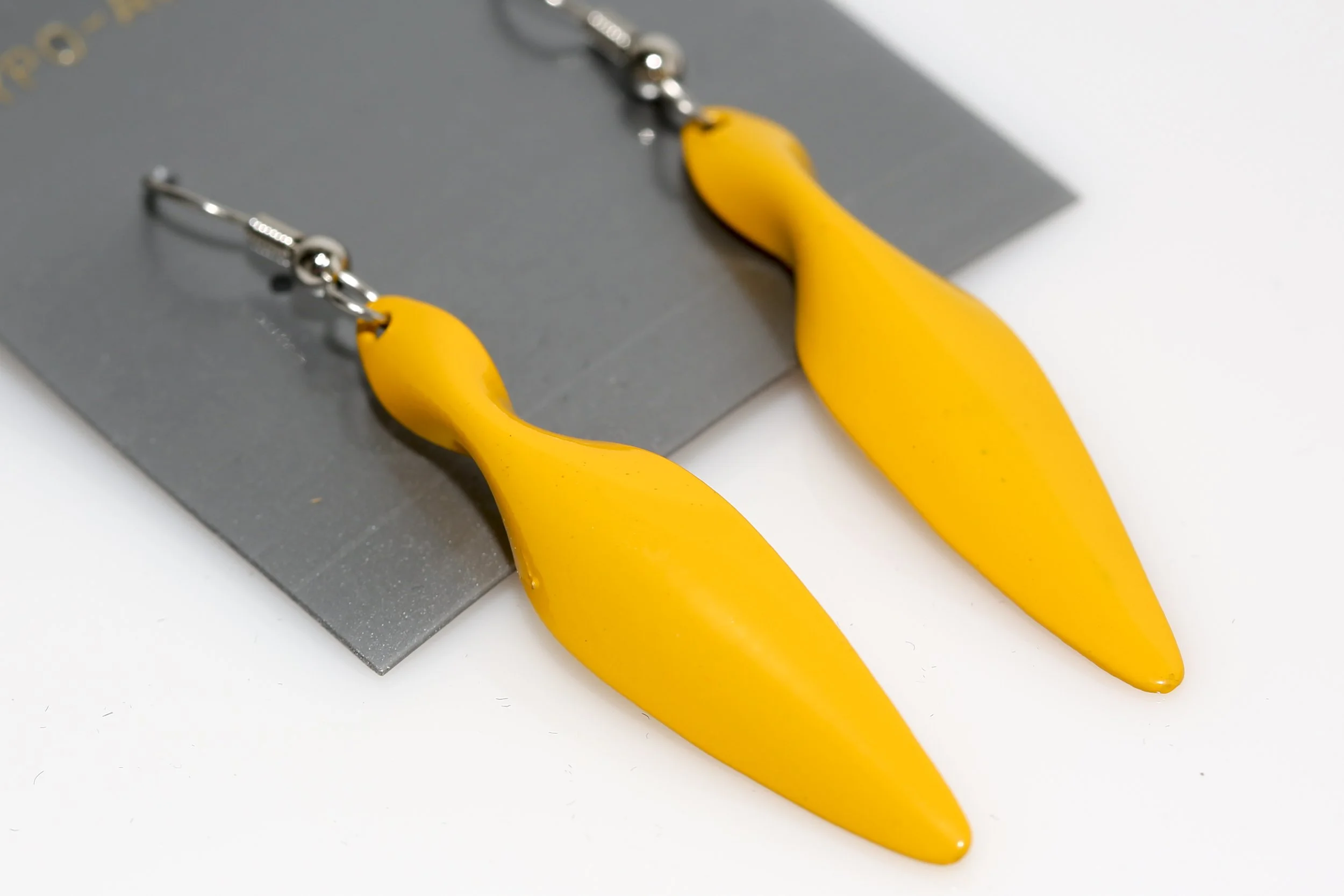 STYLIZED FEATHER EARRINGS