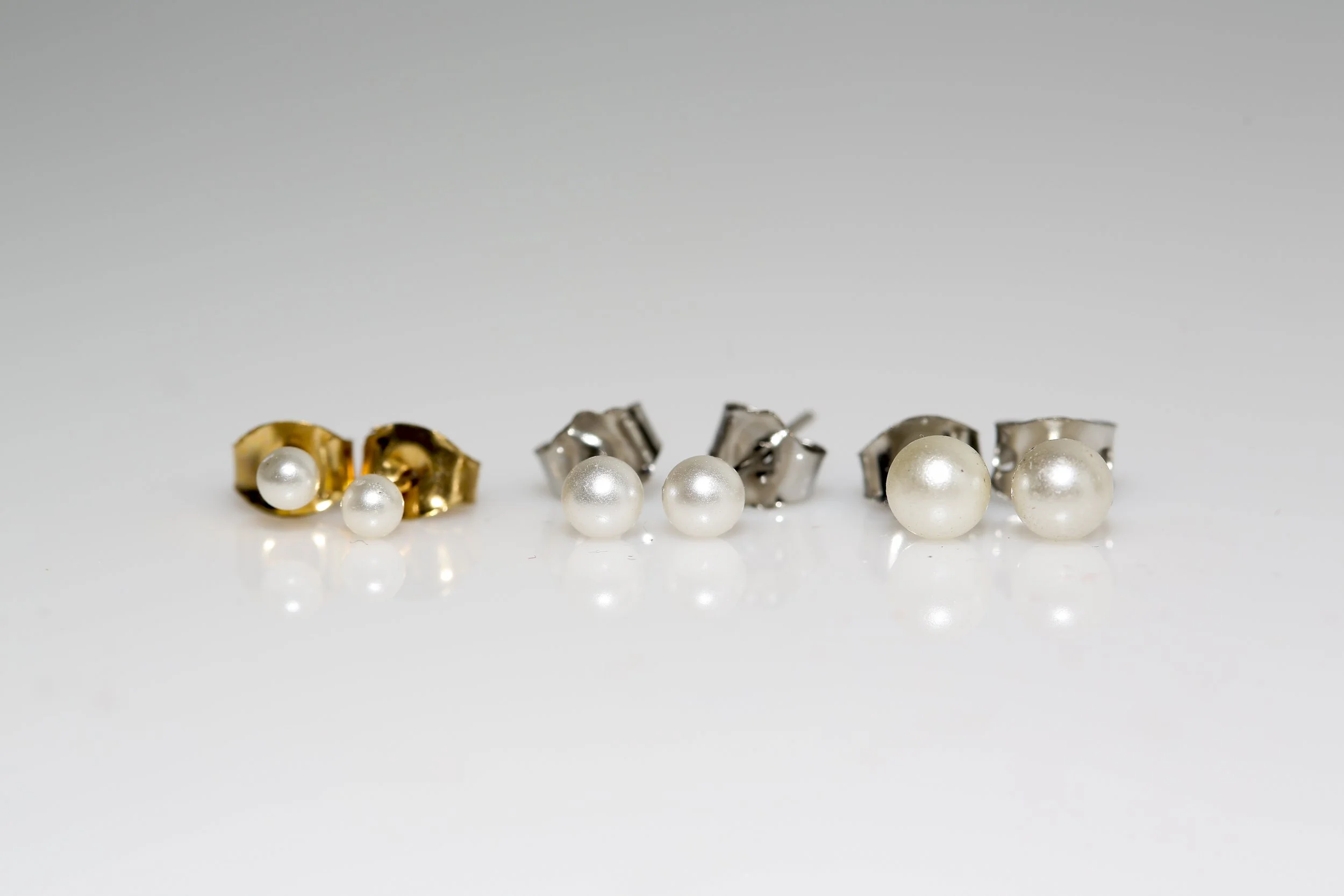 MIXED PEARLY STUDS