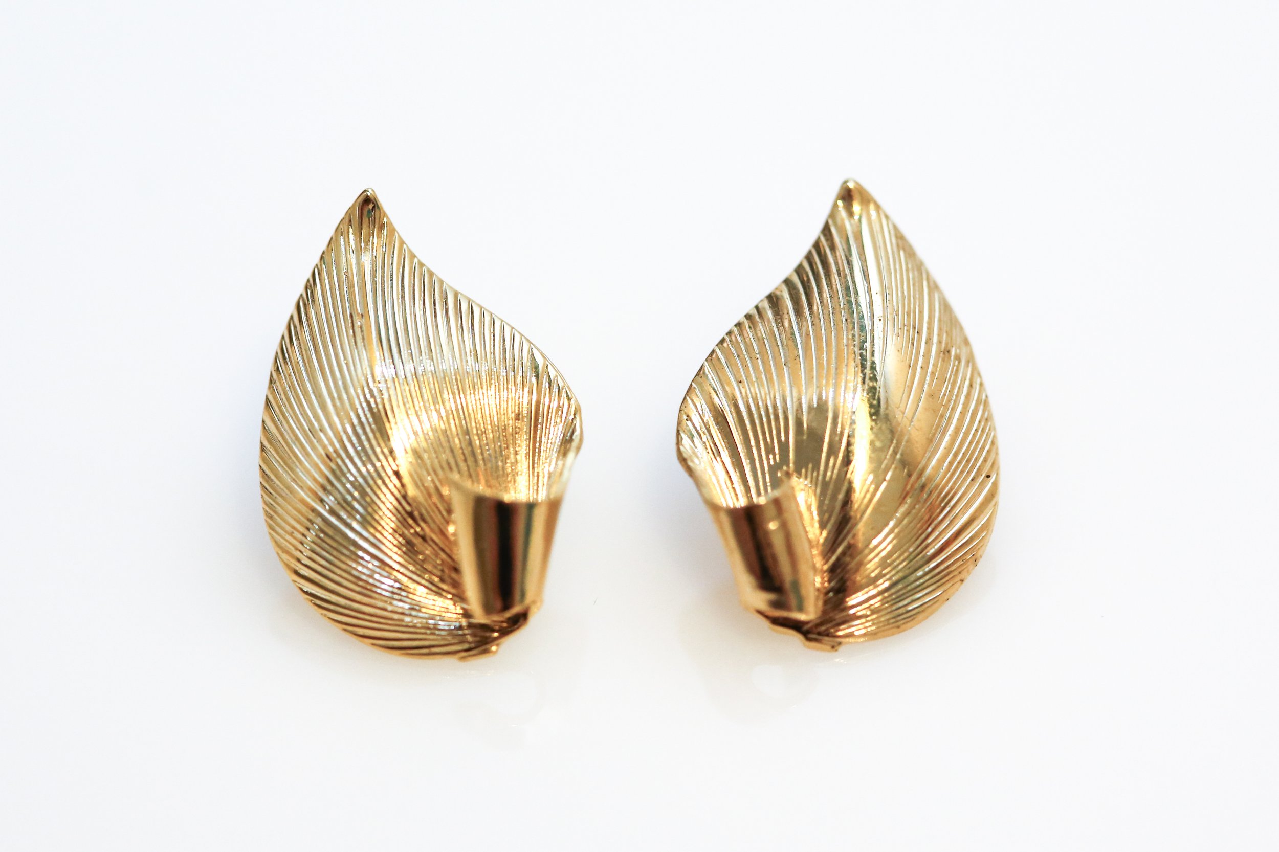 STYLIZED LEAF EARRINGS