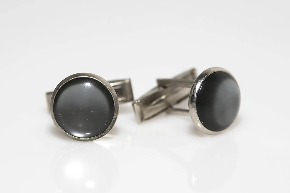 SILVER GRAY CUFFLINKS