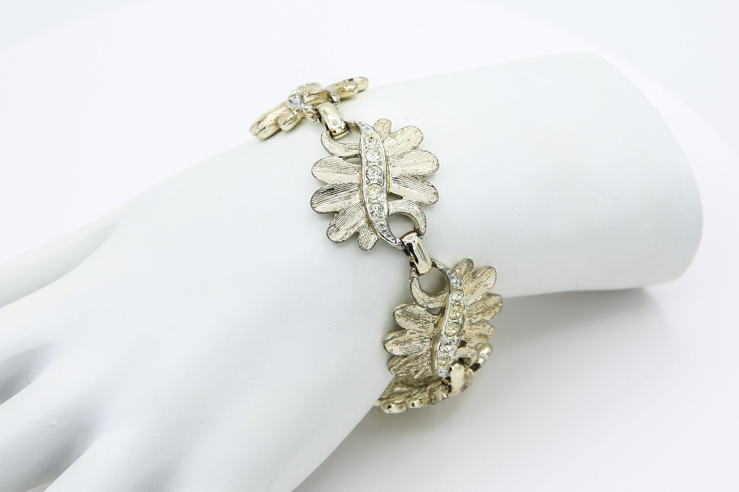 1960 SARAH COVENTRY EVENING SANDS BRACELET