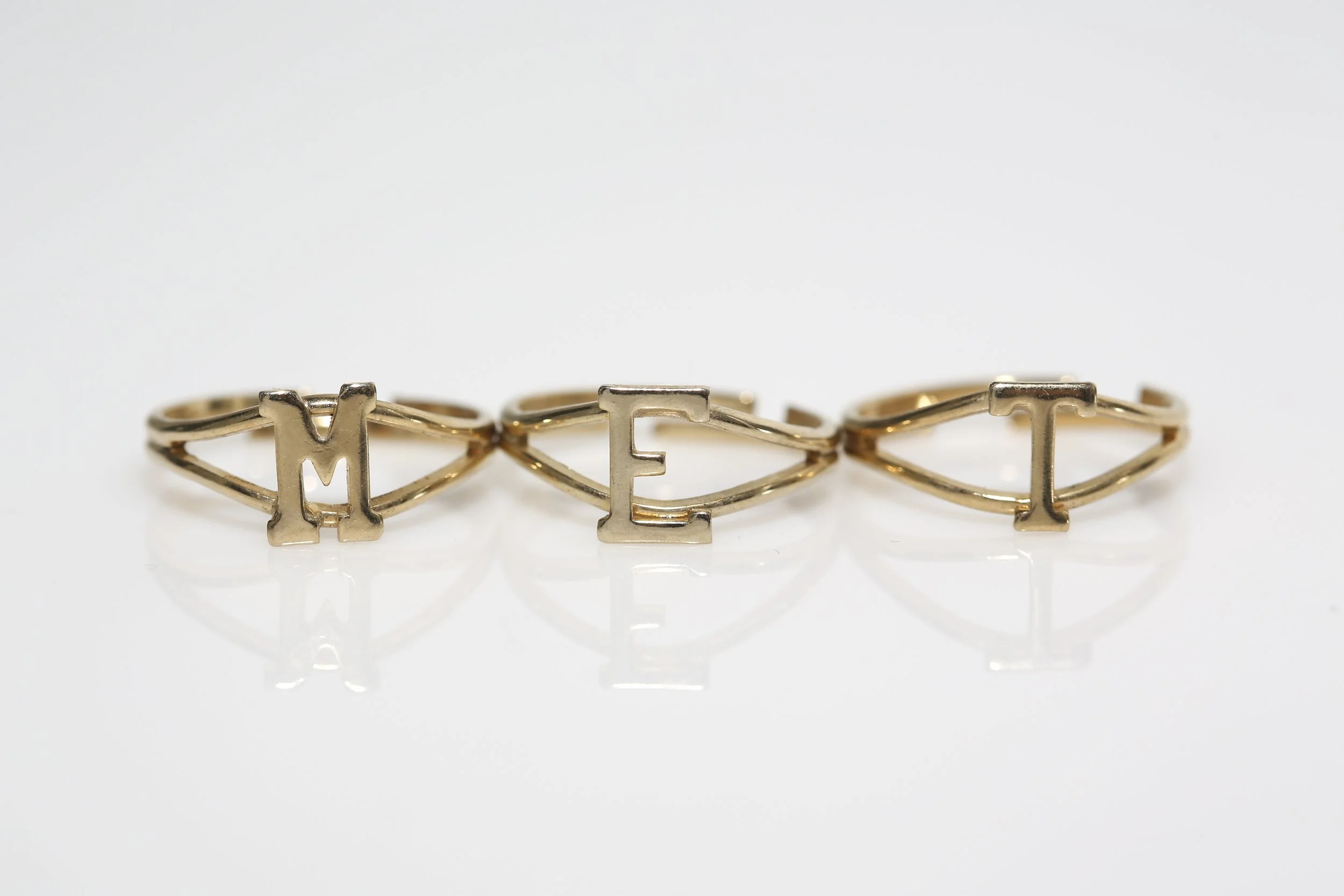 VINTAGE LETTER M RING